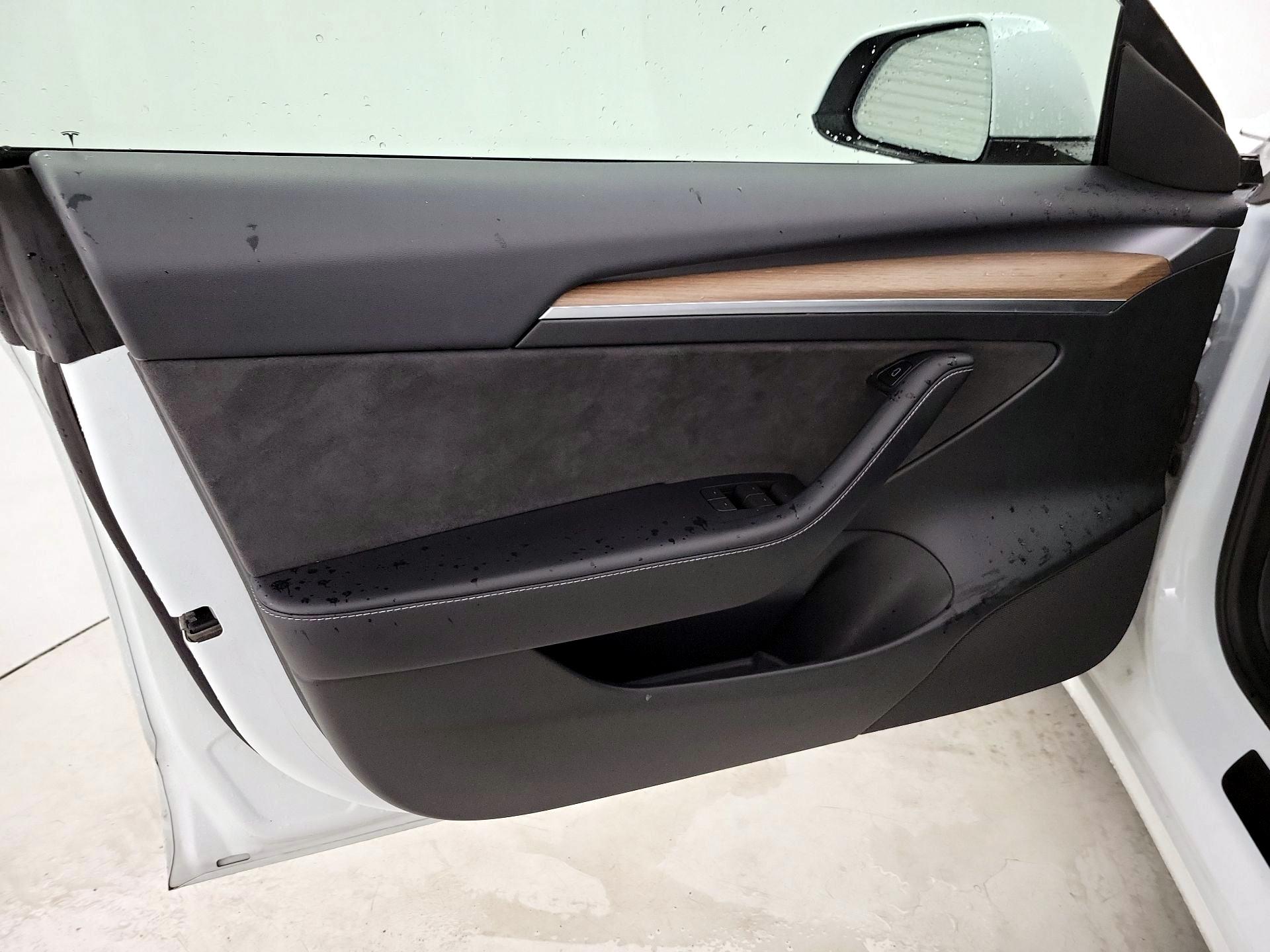 Thumbnail: 2023 Tesla Model 3 - 12