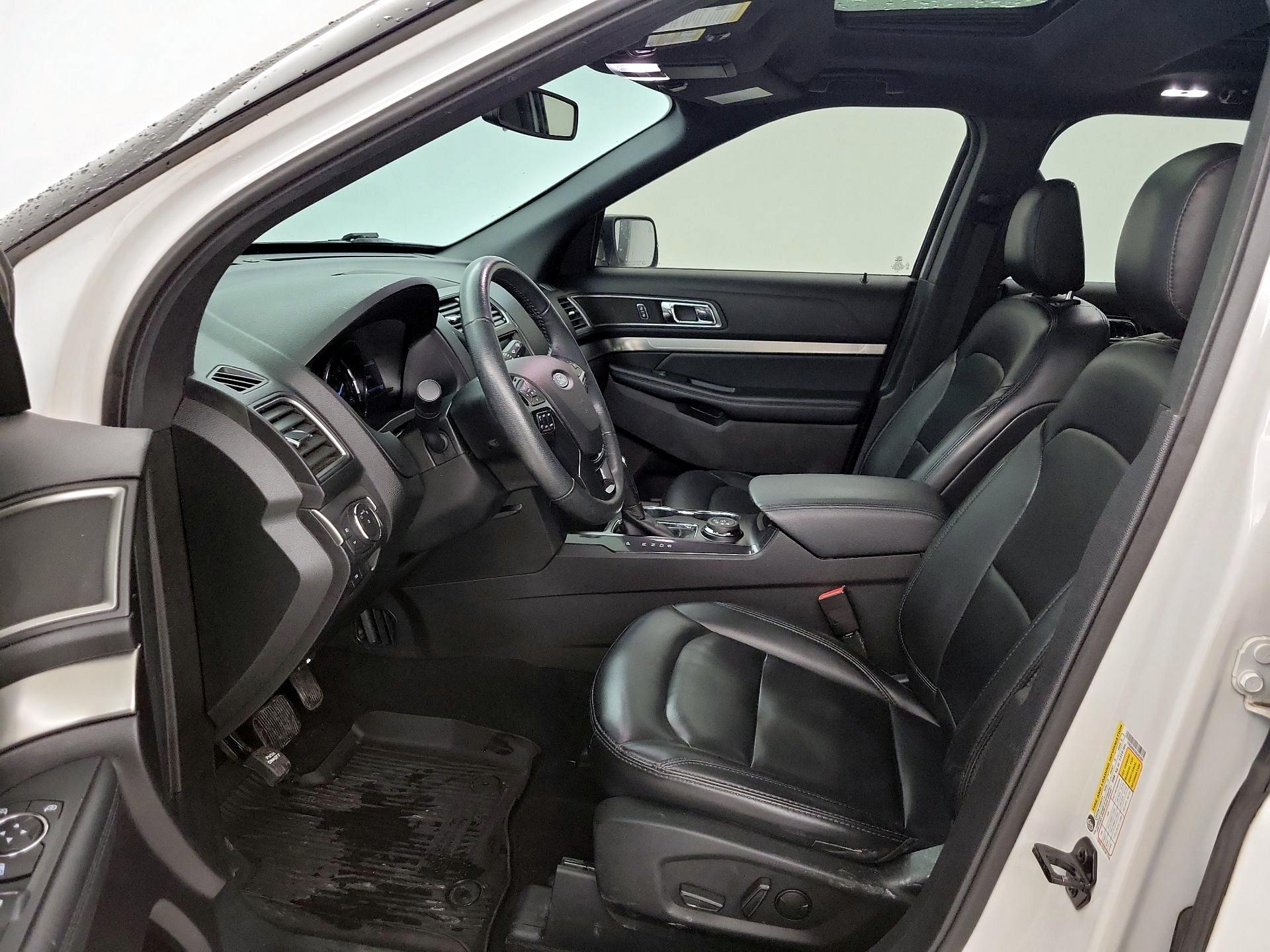 Thumbnail: 2019 Ford Explorer - 11