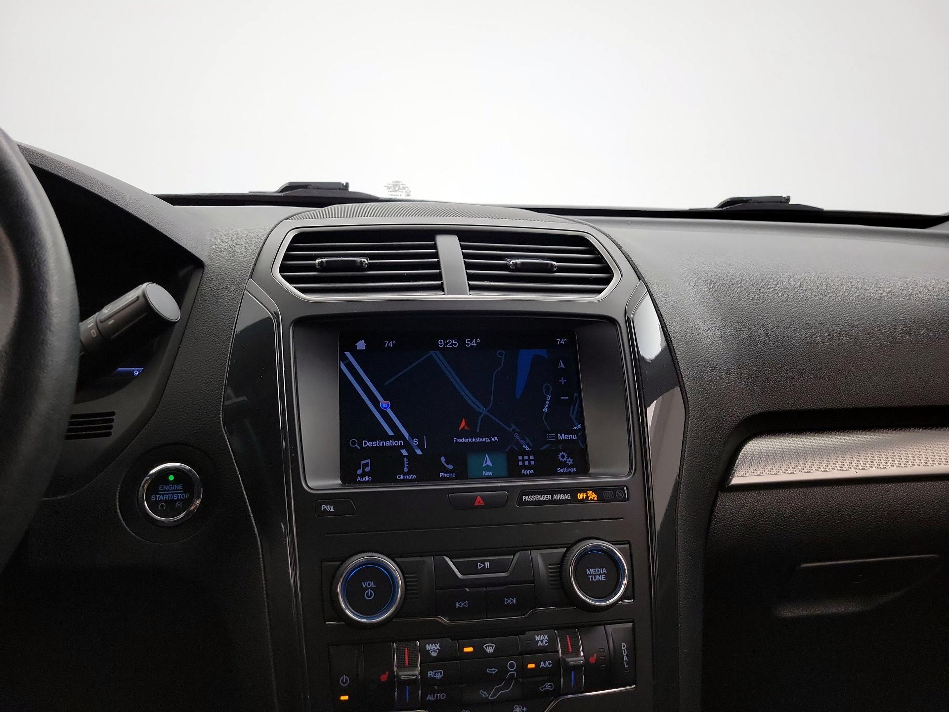 Thumbnail: 2019 Ford Explorer - 14