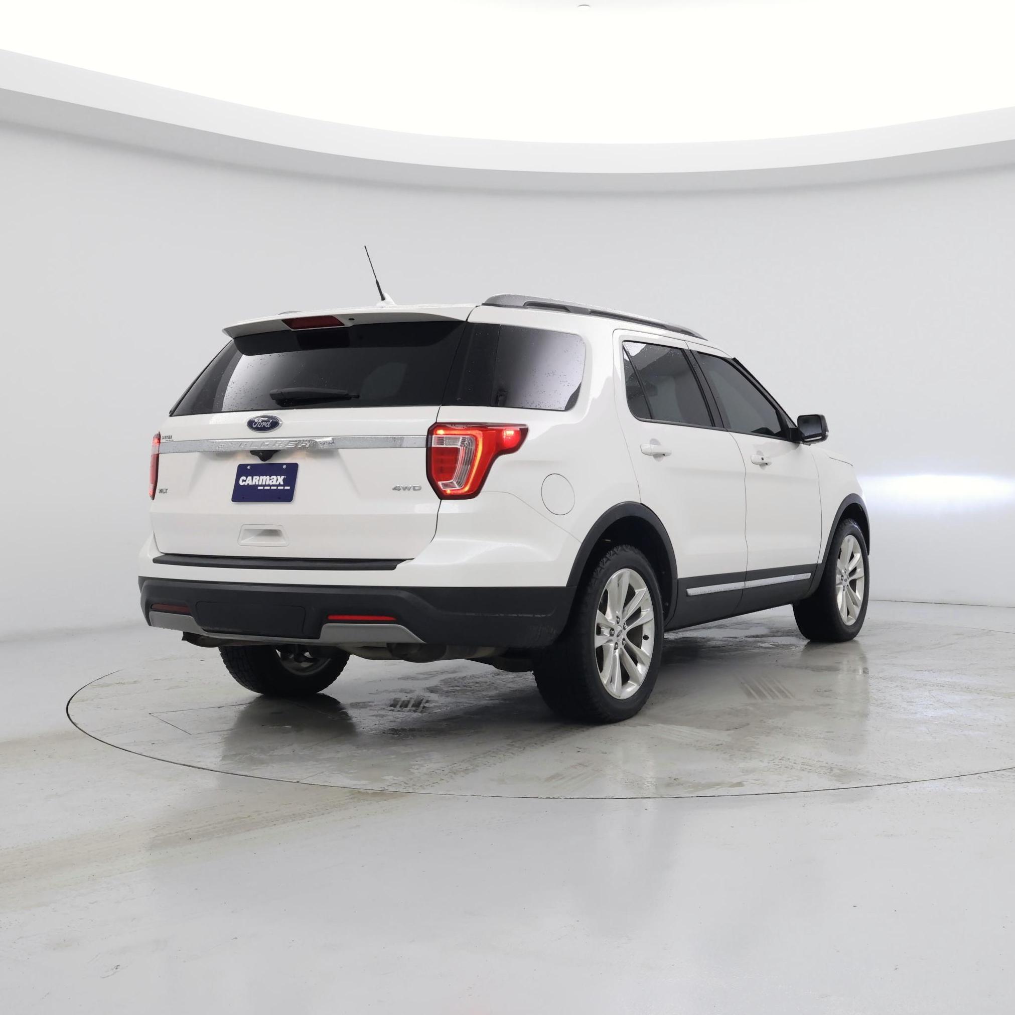 Thumbnail: 2019 Ford Explorer - 8