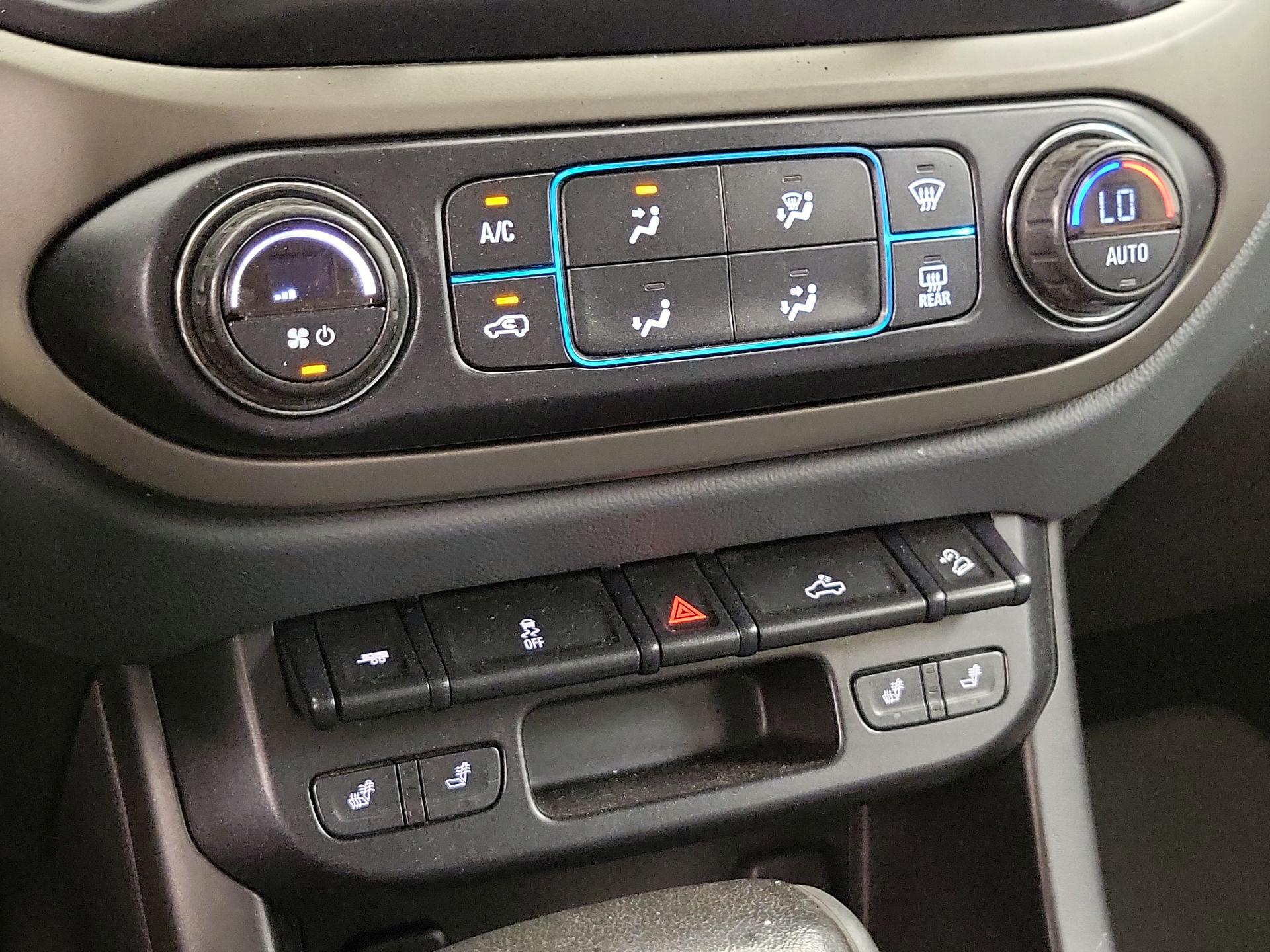Thumbnail: 2015 Chevrolet Colorado - 16