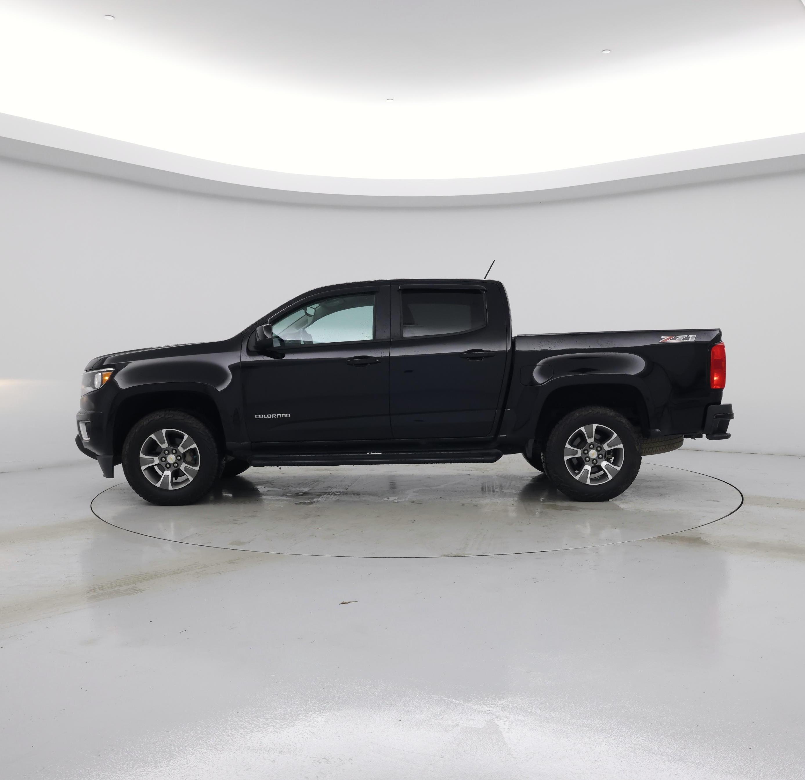 Thumbnail: 2015 Chevrolet Colorado - 3