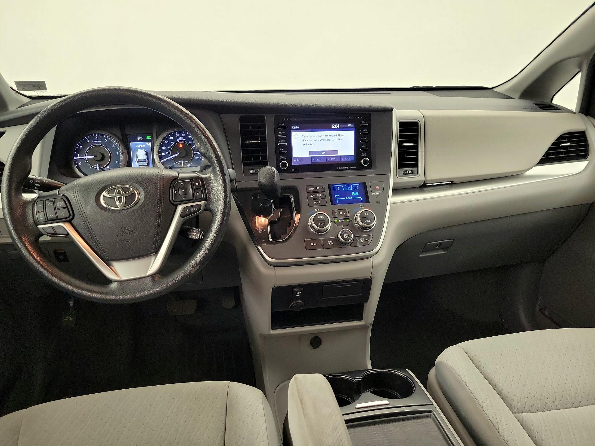 Thumbnail: 2020 Toyota Sienna - 9