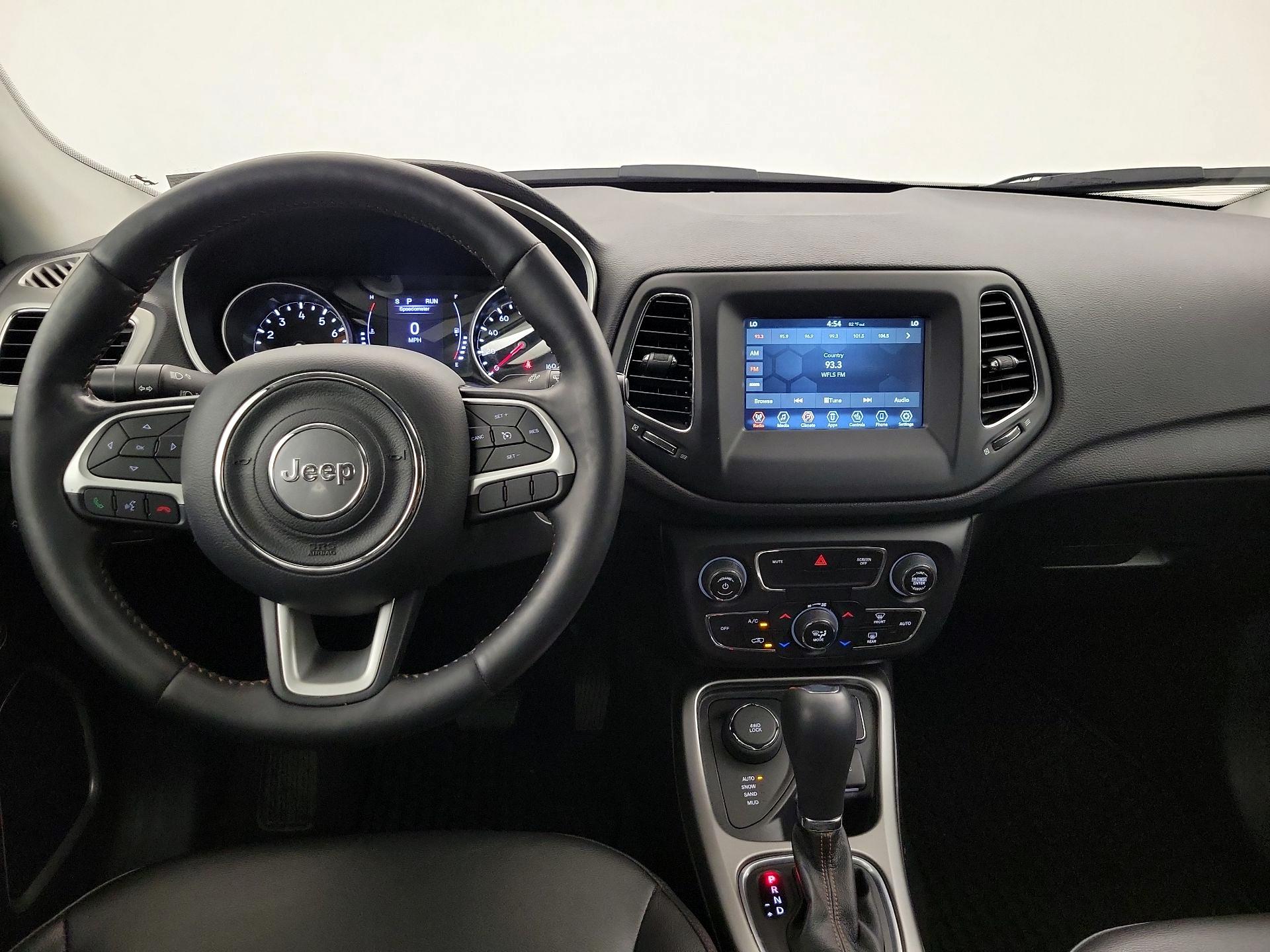 Thumbnail: 2020 Jeep Compass - 9