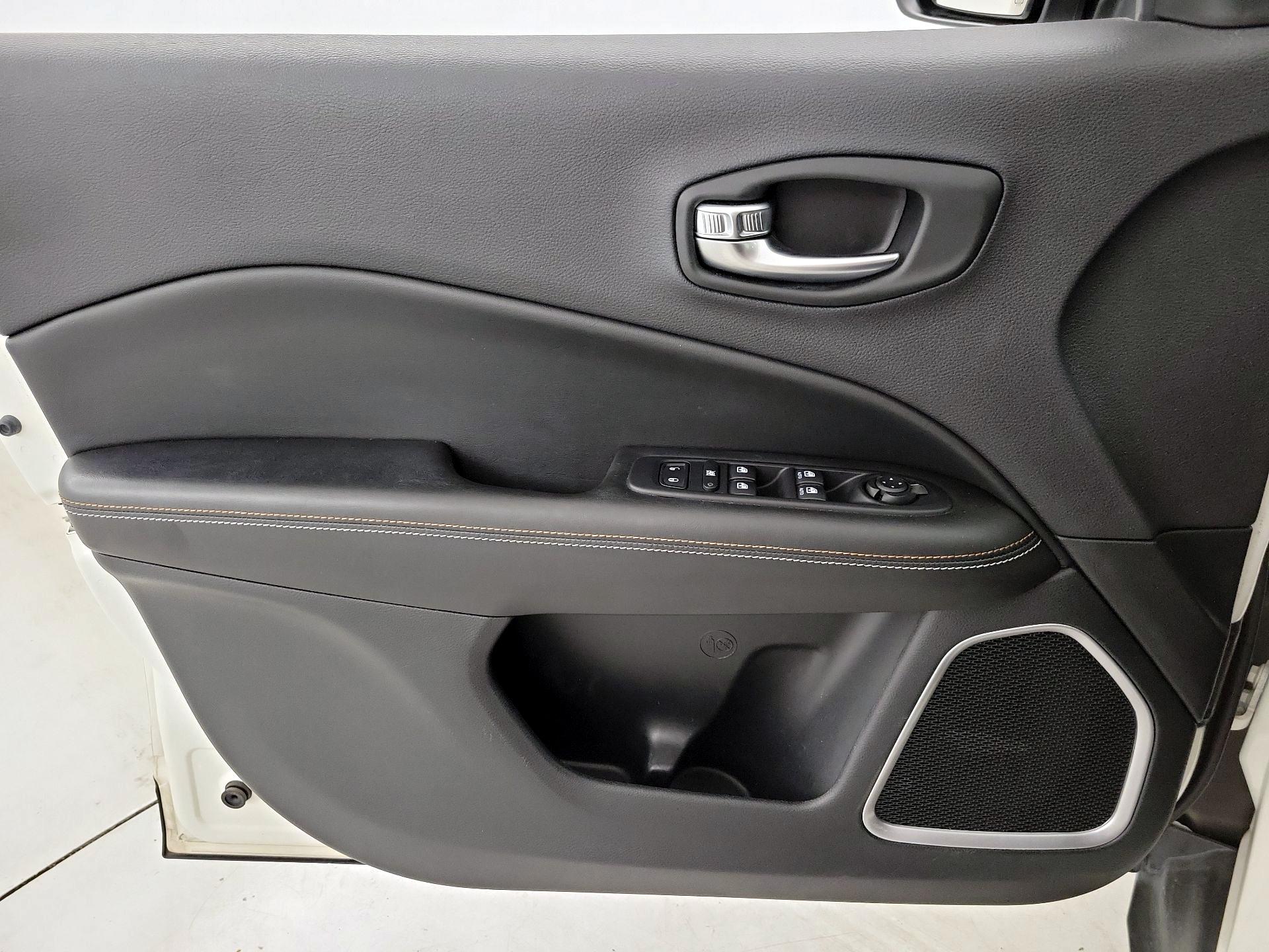 Thumbnail: 2020 Jeep Compass - 12