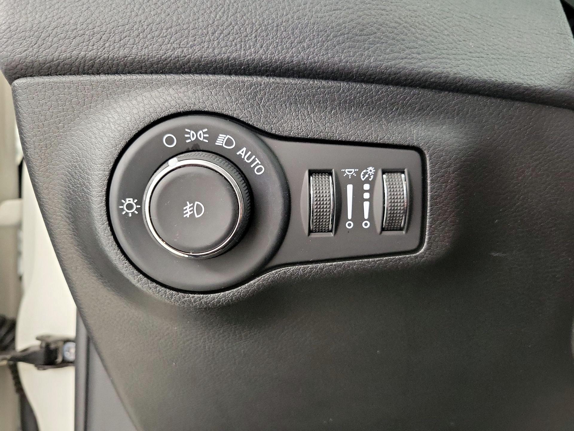 Thumbnail: 2020 Jeep Compass - 13