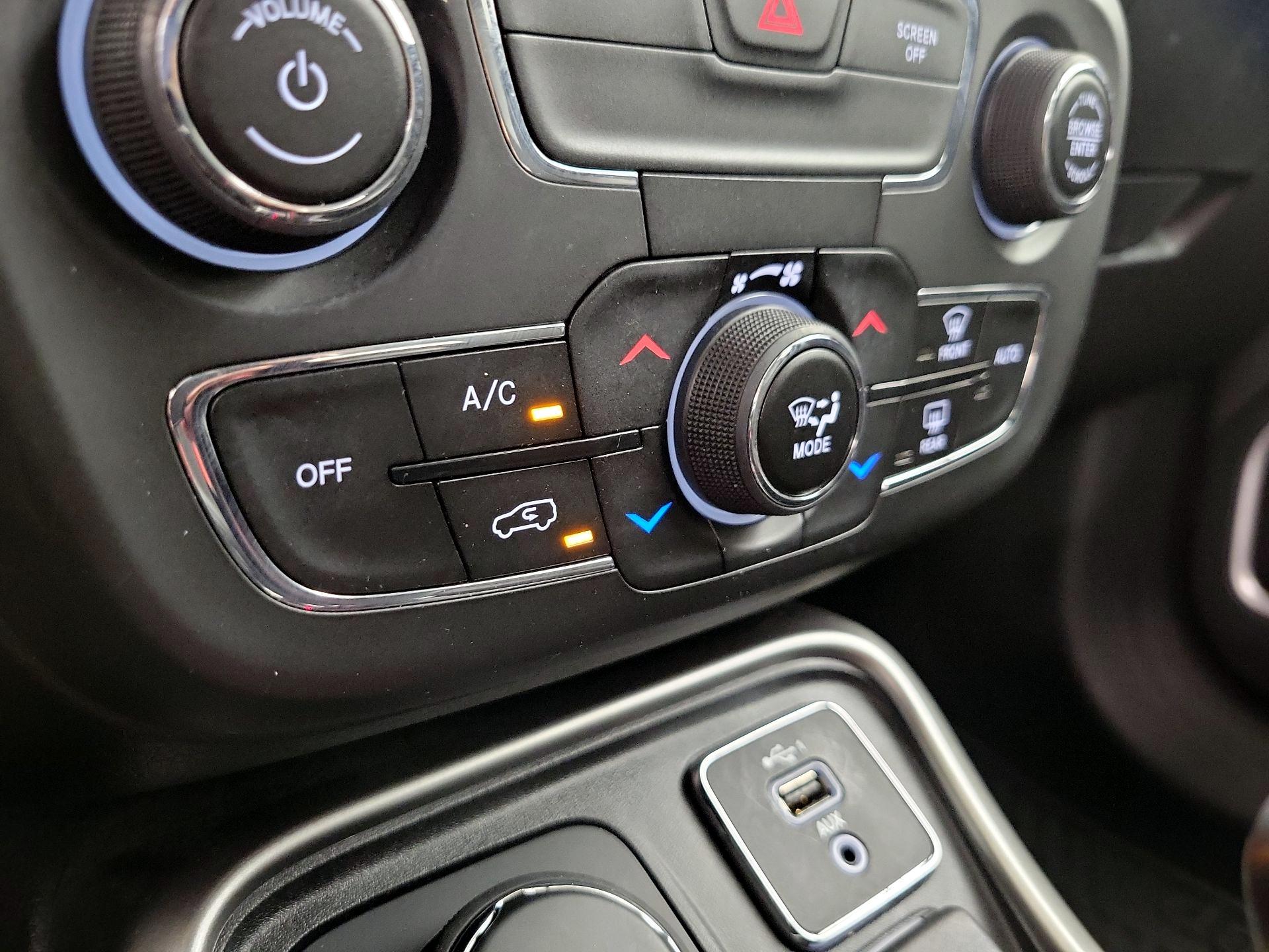 Thumbnail: 2020 Jeep Compass - 16