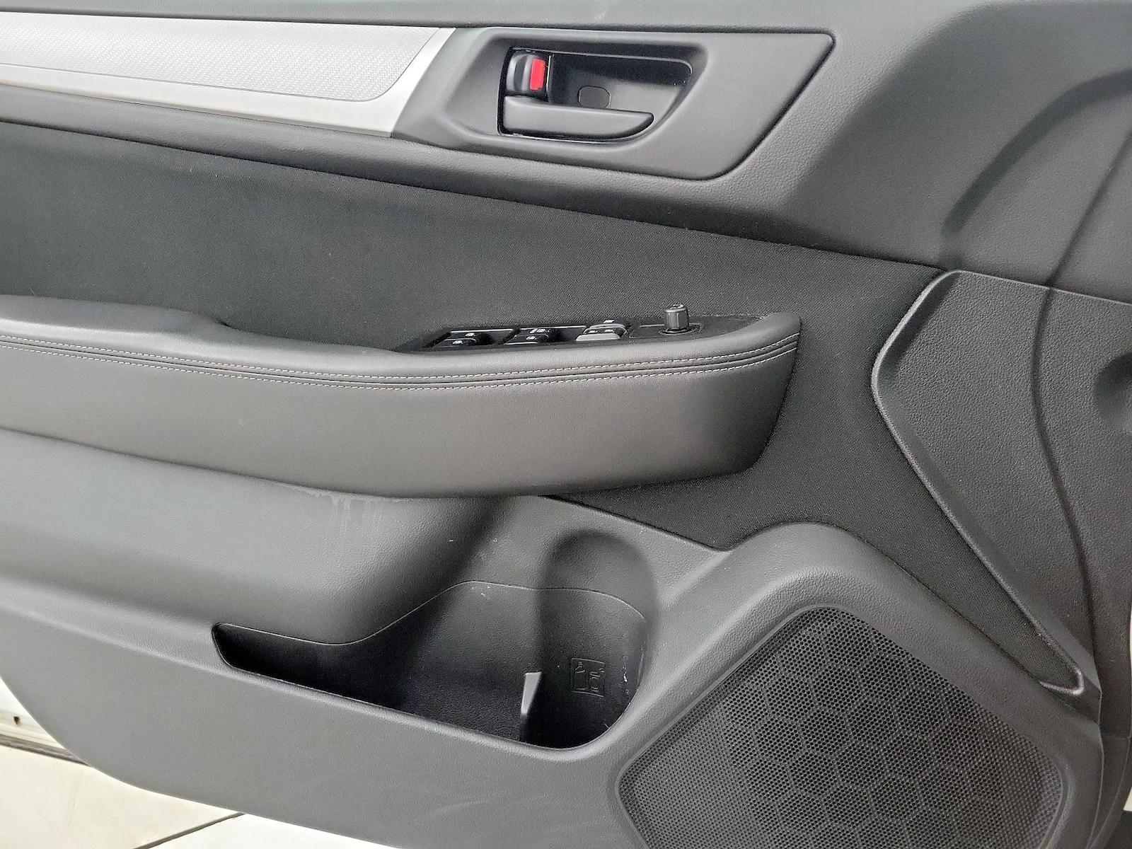 2019 Subaru Outback Base - Photo 13