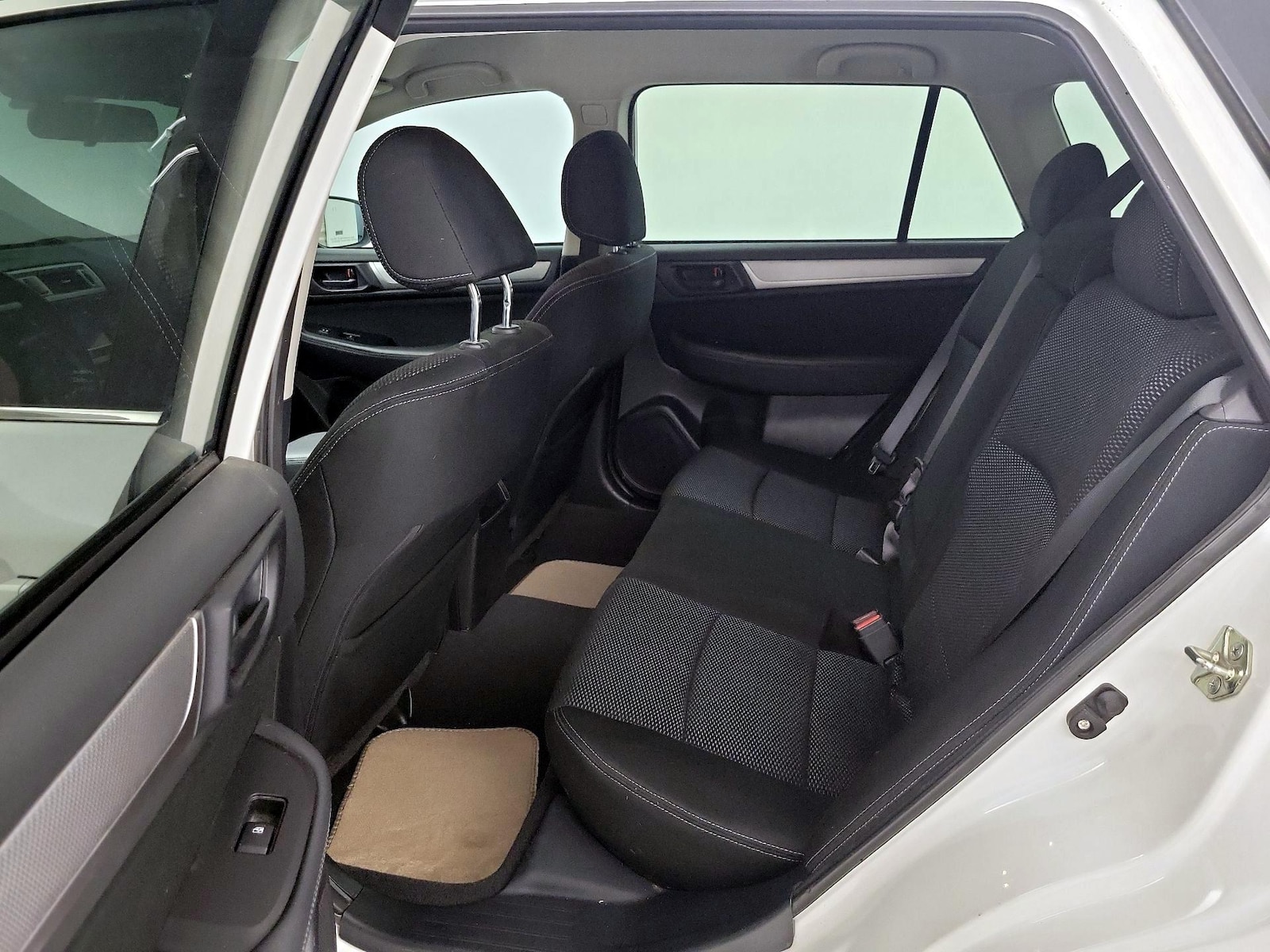 2019 Subaru Outback Base - Photo 20