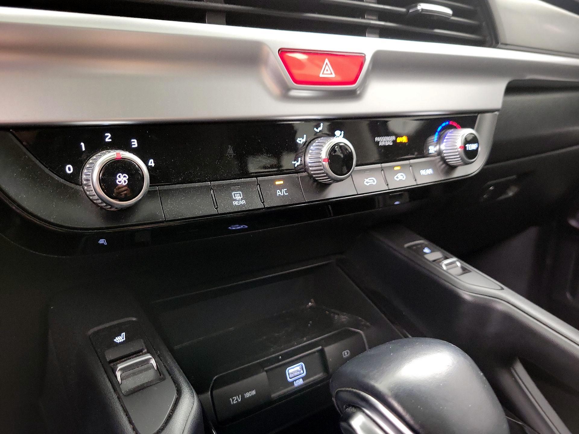 Thumbnail: 2020 Kia Telluride - 16