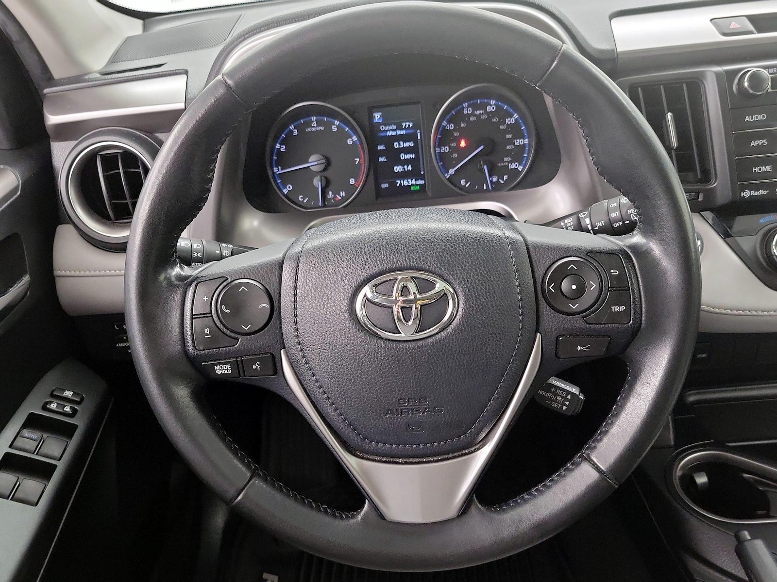 2018 Toyota RAV4 XLE - Photo 11