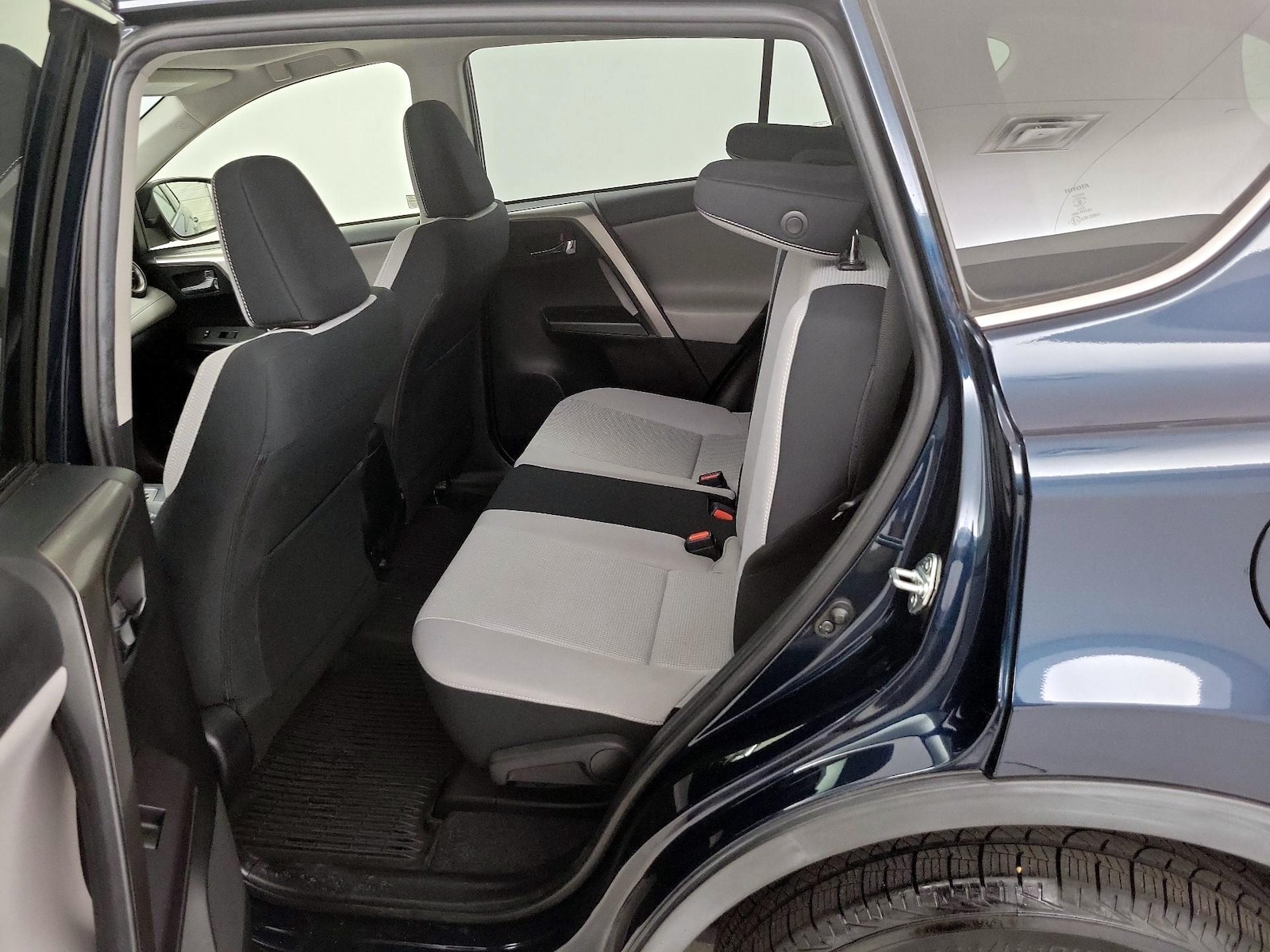 2018 Toyota RAV4 XLE - Photo 21