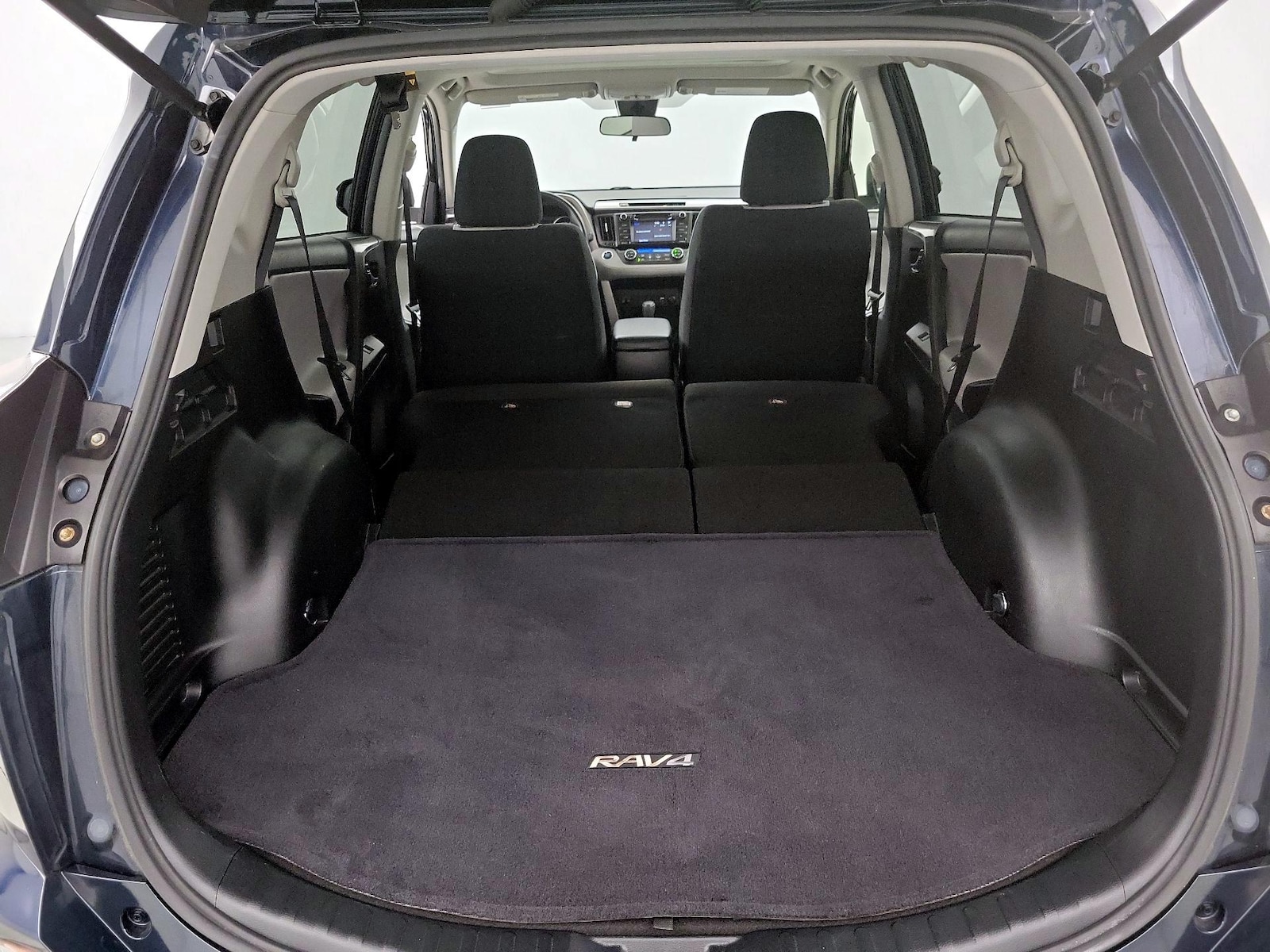 2018 Toyota RAV4 XLE - Photo 23