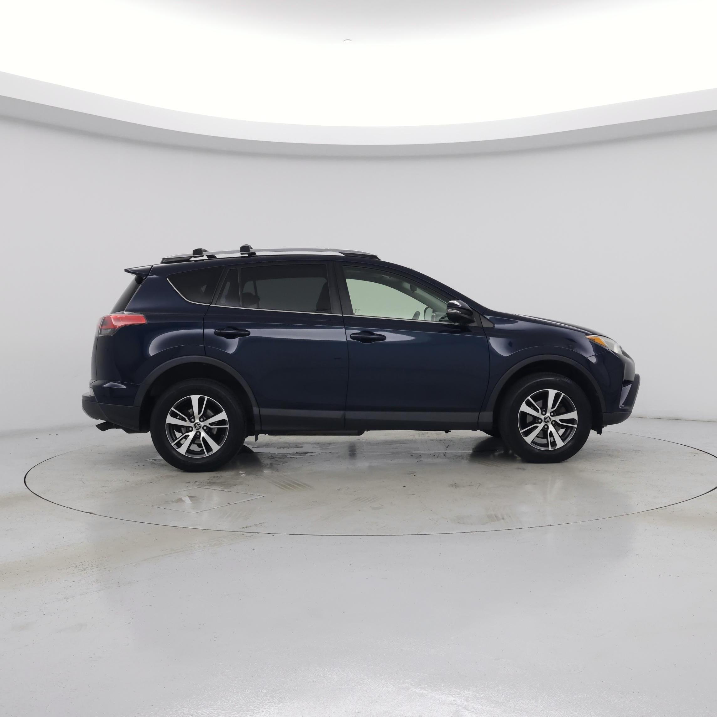 Thumbnail: 2018 Toyota RAV4 - 7