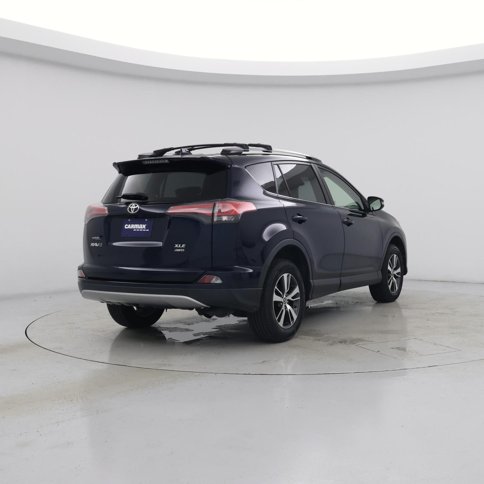 Thumbnail: 2018 Toyota RAV4 - 8
