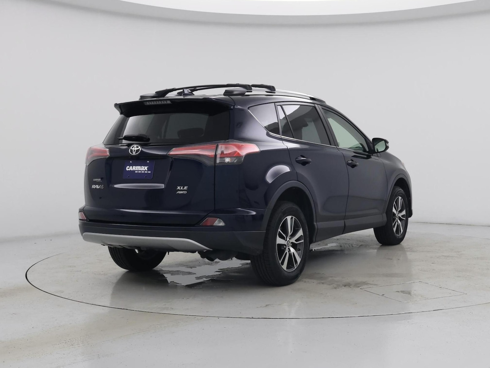2018 Toyota RAV4 XLE - Photo 9