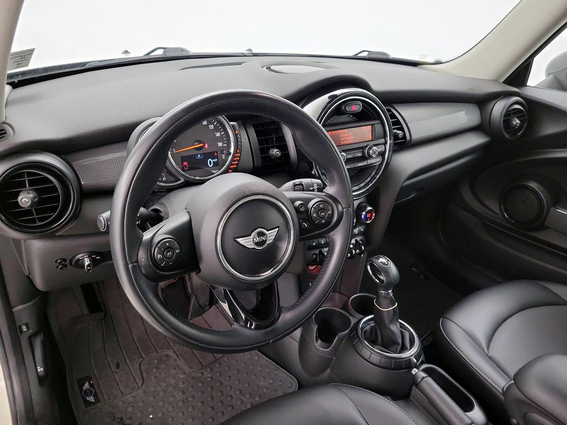 Thumbnail: 2015 MINI Cooper Hardtop - 9