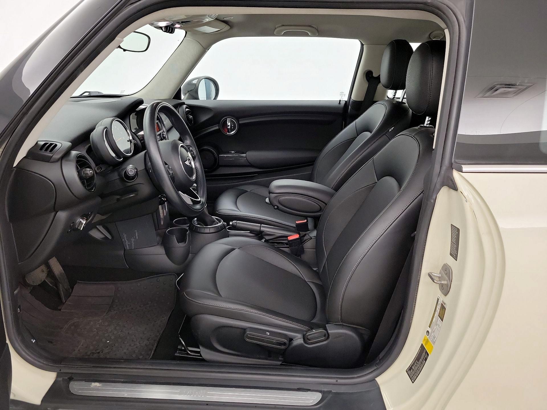 Thumbnail: 2015 MINI Cooper Hardtop - 11