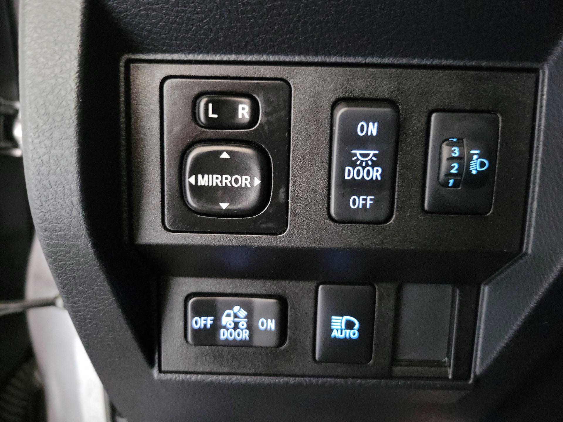 Thumbnail: 2019 Toyota Tundra - 13