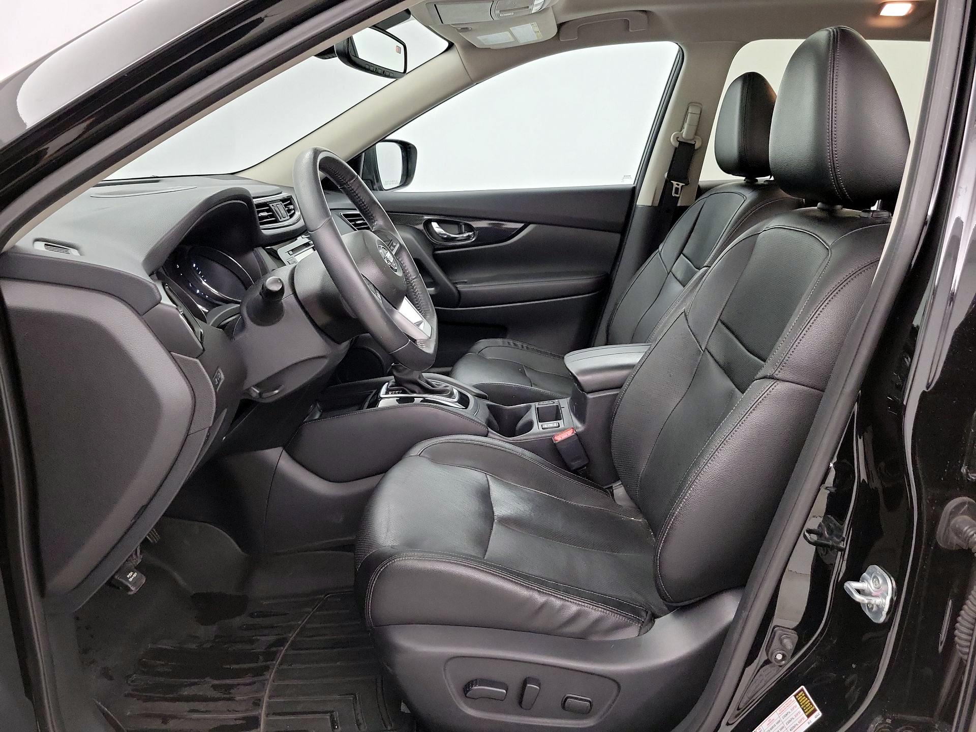 Thumbnail: 2017 Nissan Rogue - 11