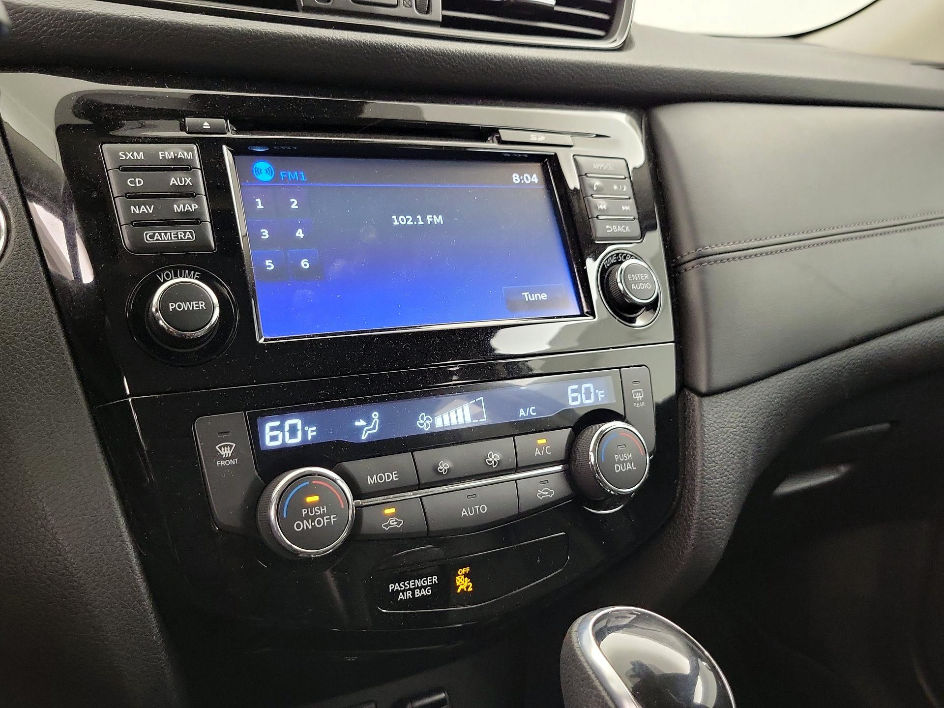Thumbnail: 2017 Nissan Rogue - 16
