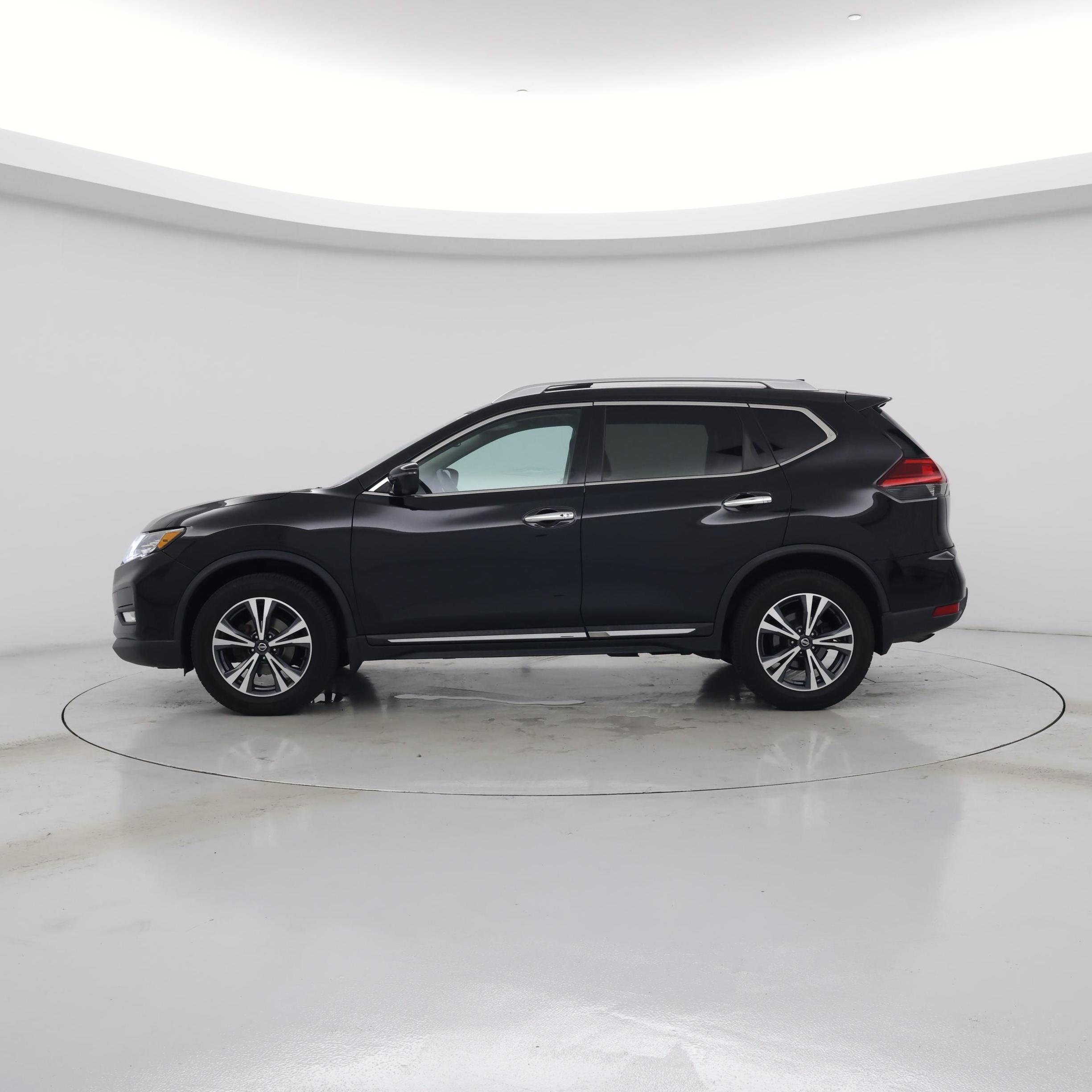 Thumbnail: 2017 Nissan Rogue - 3