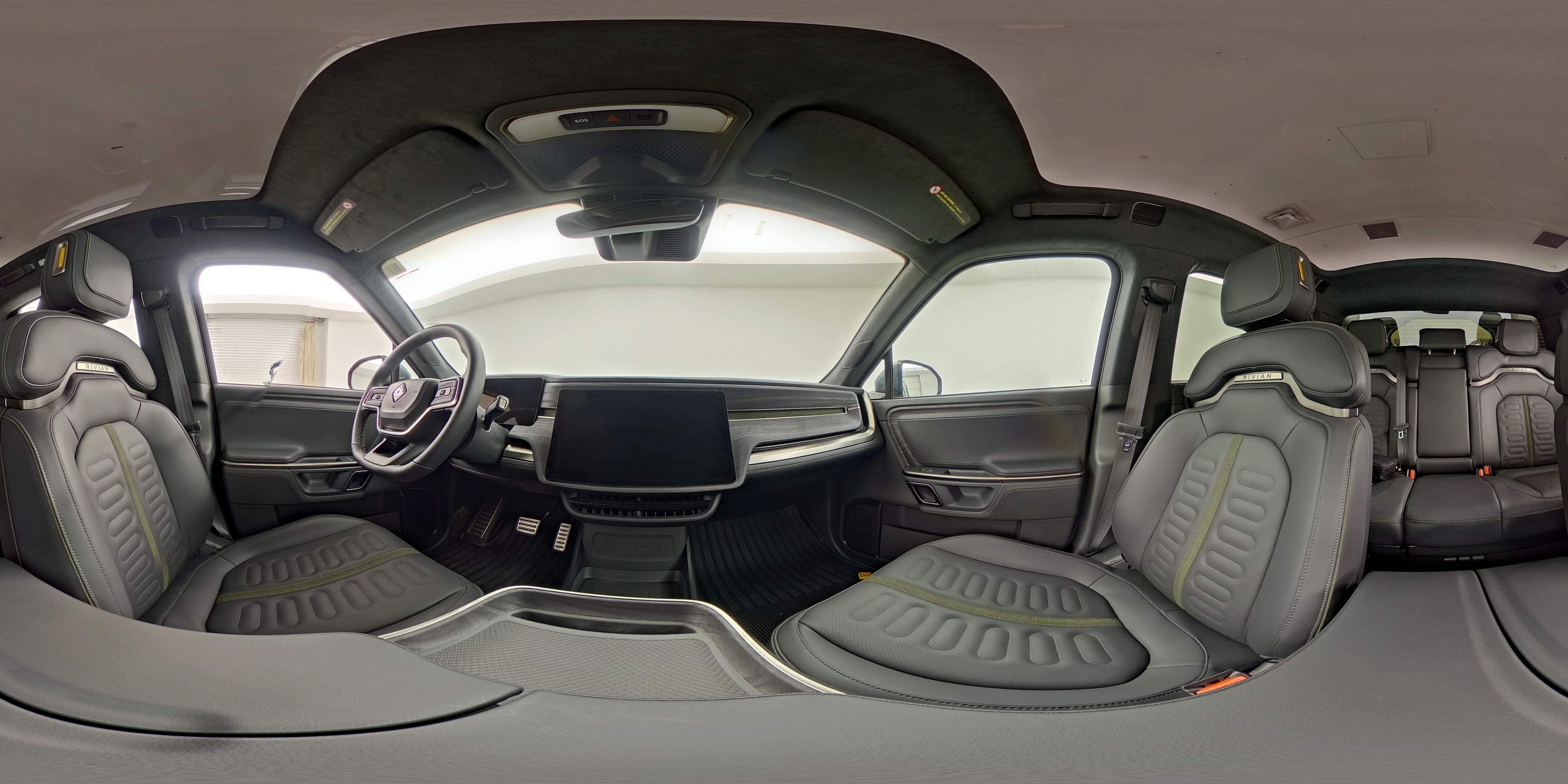 2024 Rivian R1T Adventure - Photo 24