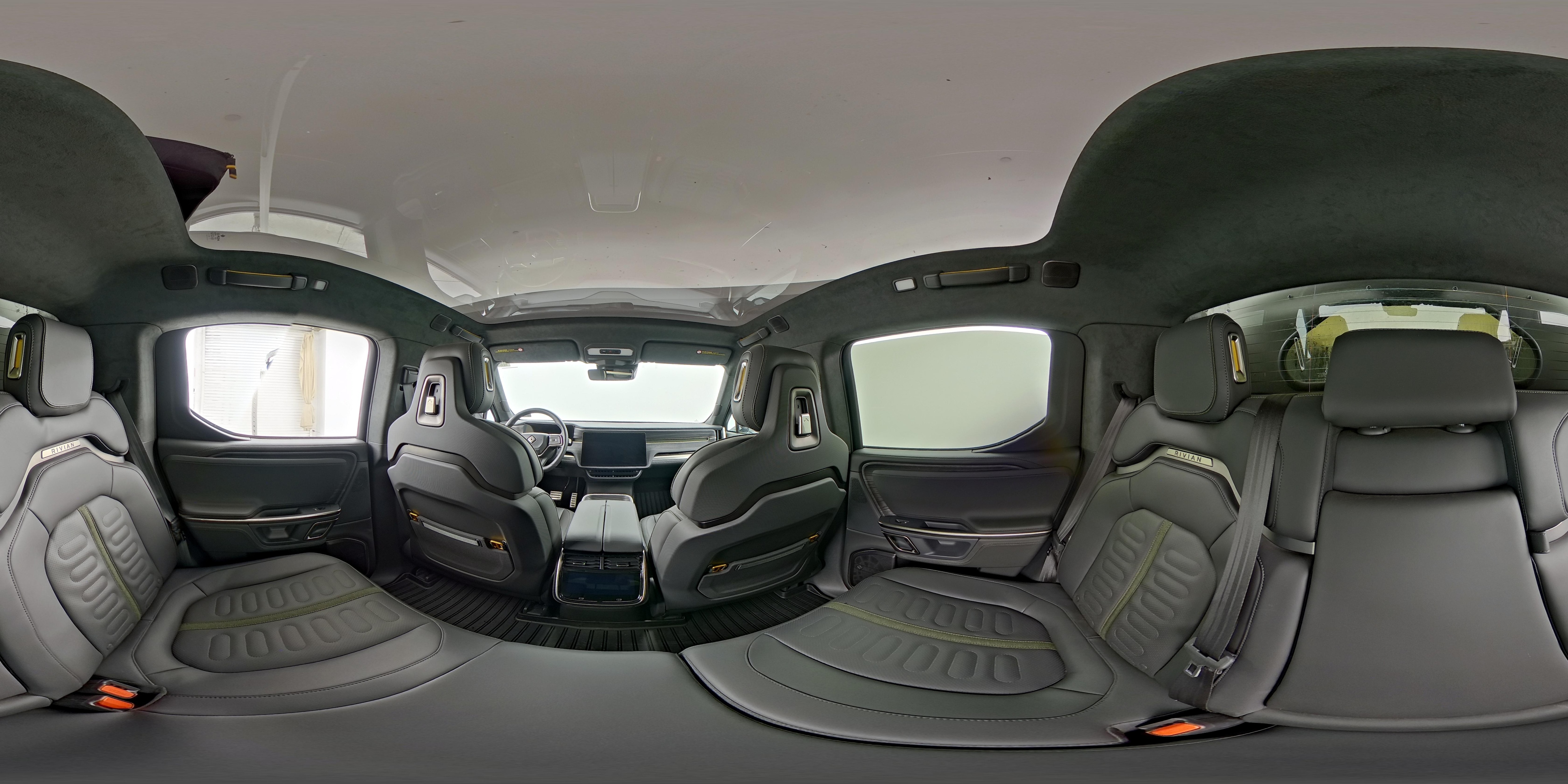 2024 Rivian R1T Adventure - Photo 25