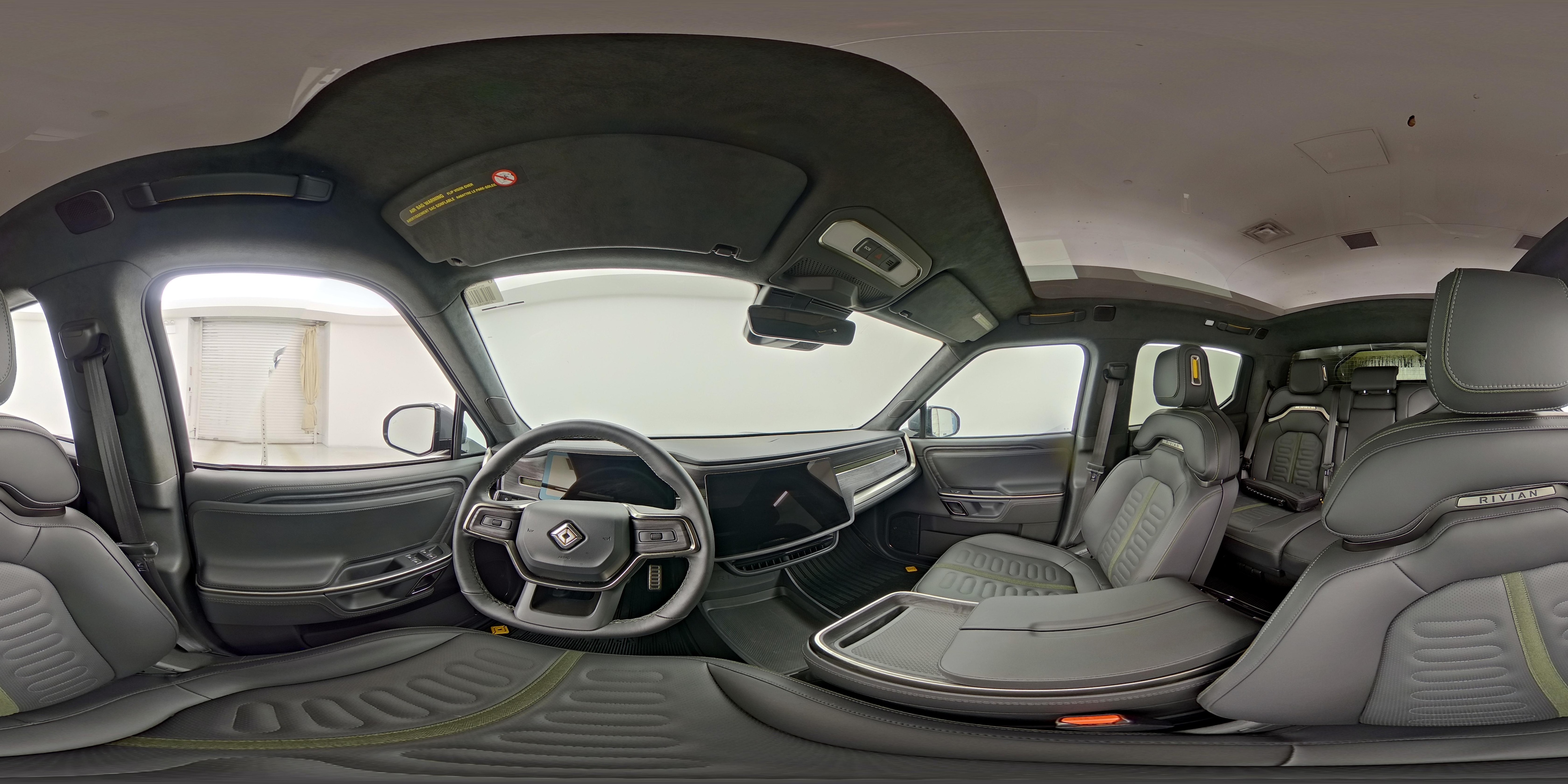 2024 Rivian R1T Adventure - Photo 26