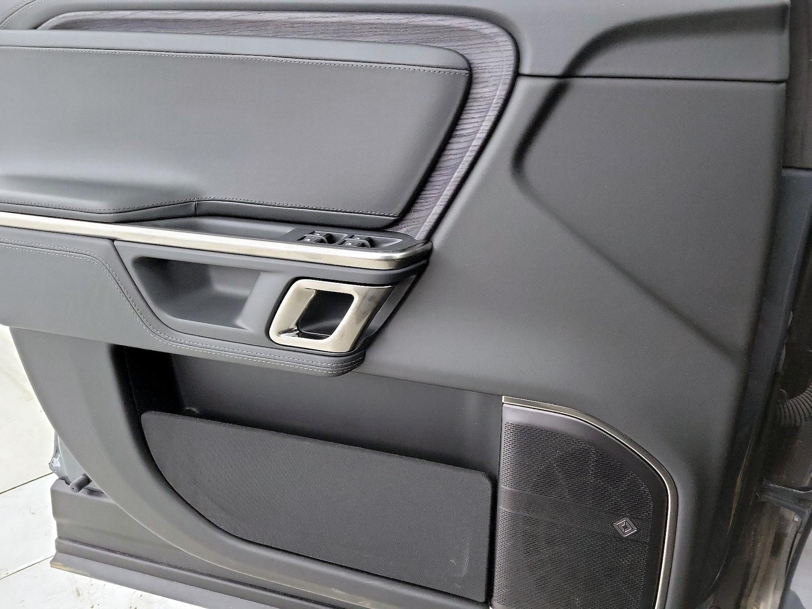 2024 Rivian R1T Adventure - Photo 13