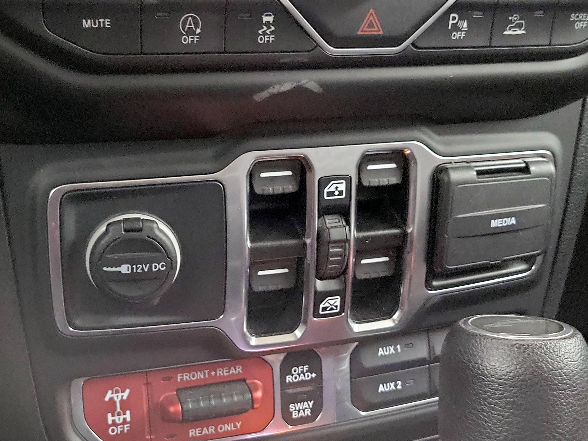Thumbnail: 2021 Jeep Gladiator - 17