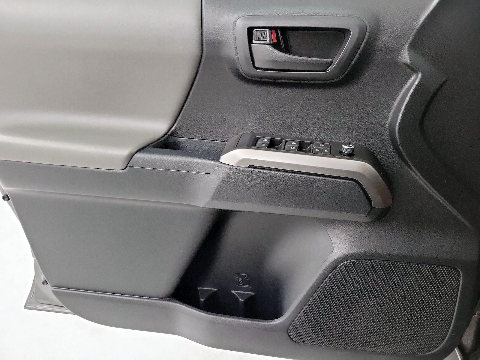 2018 Toyota Tacoma SR5 - Photo 11