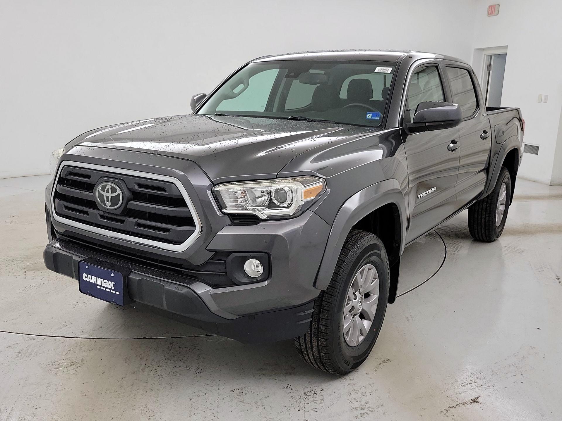 Thumbnail: 2018 Toyota Tacoma - 3