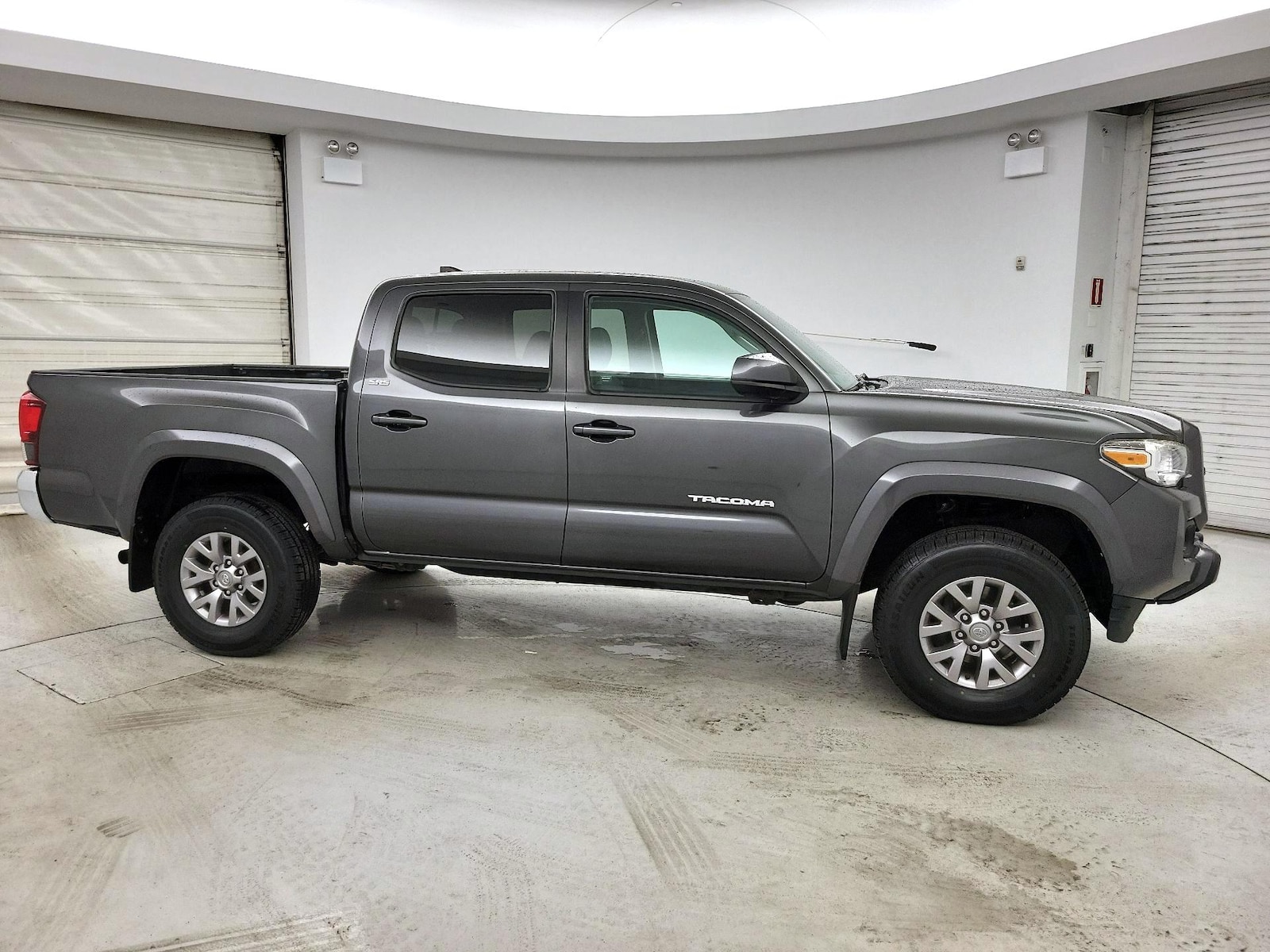 2018 Toyota Tacoma SR5 - Photo 4