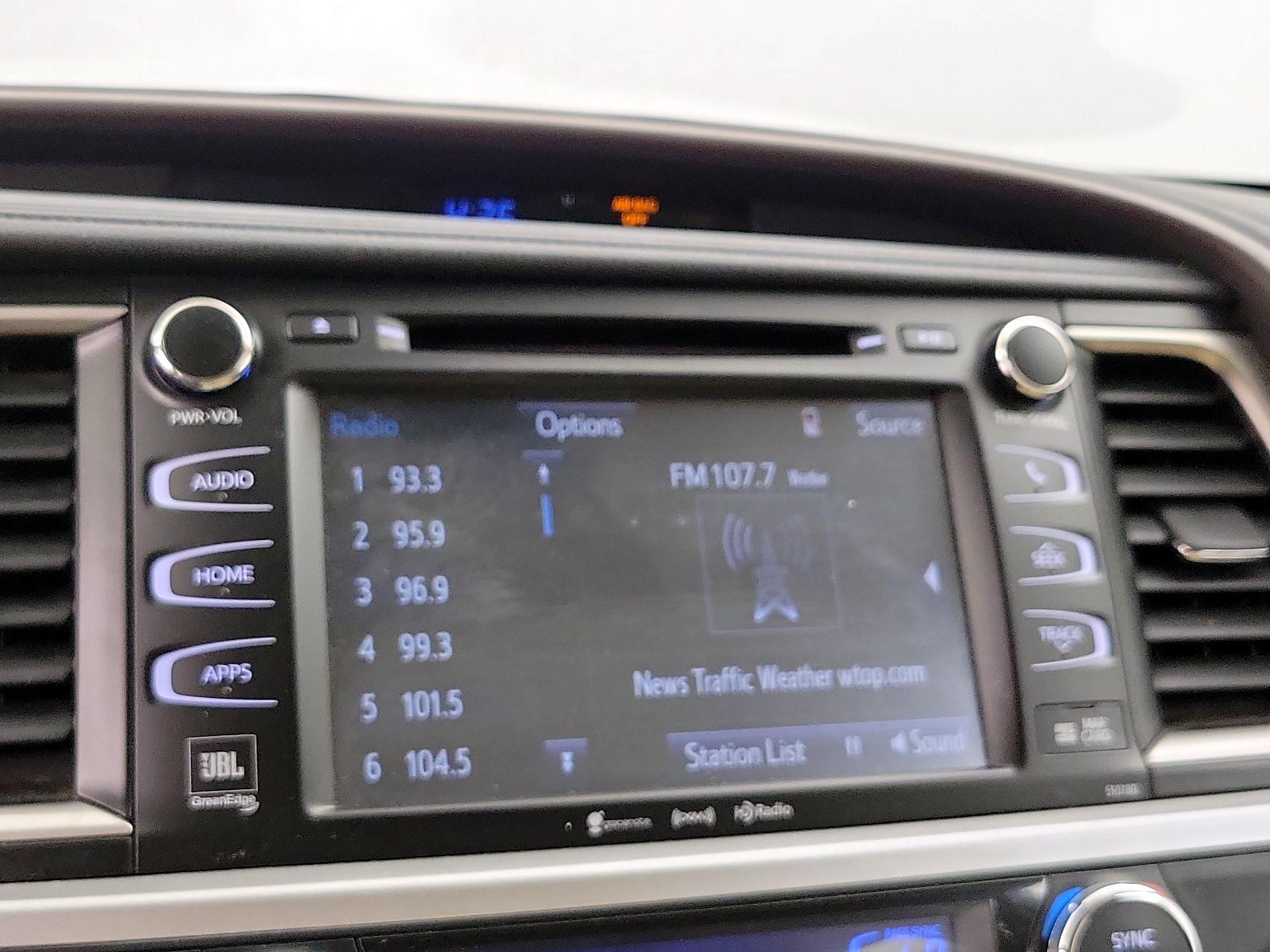 Thumbnail: 2018 Toyota Highlander - 16