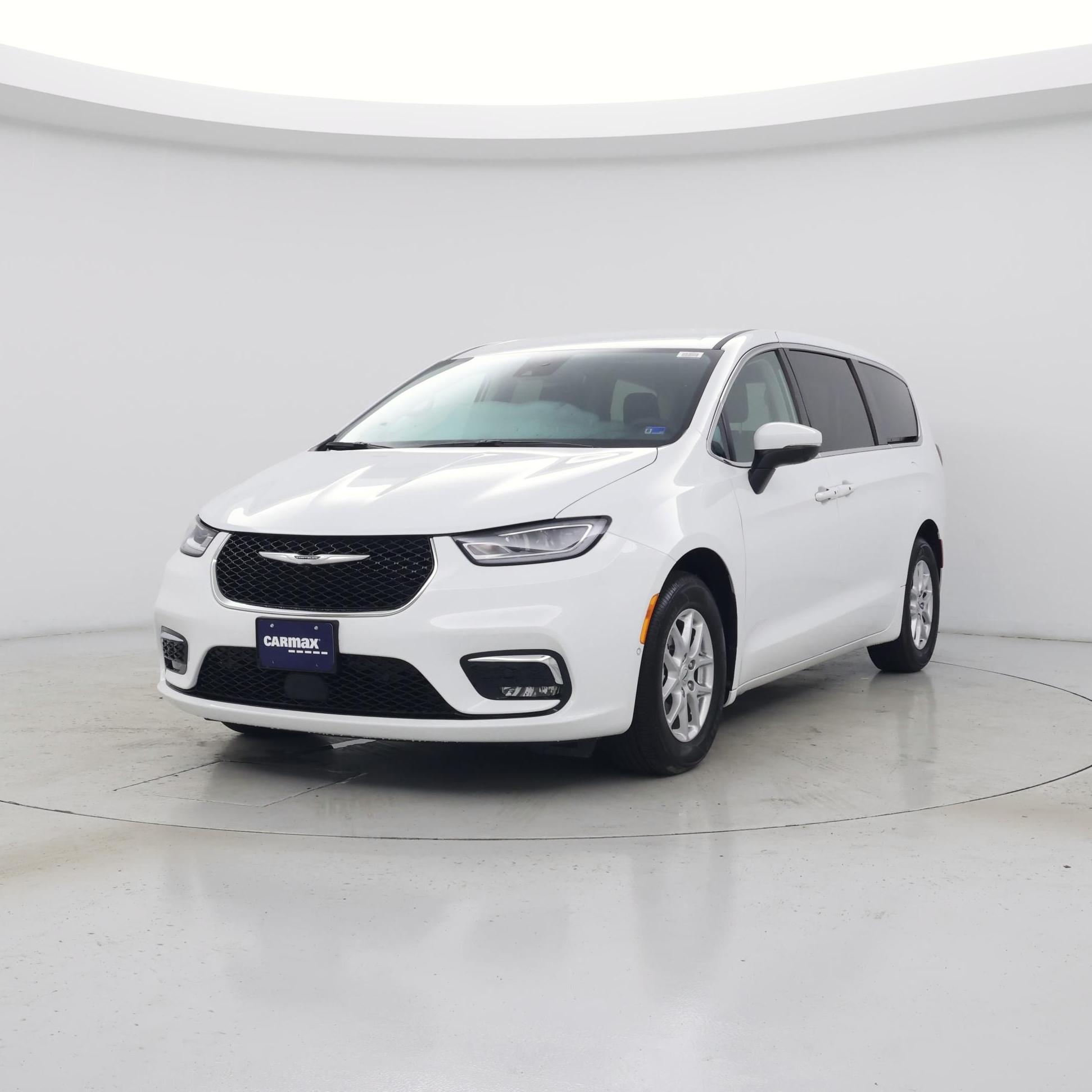 Thumbnail: 2023 Chrysler Pacifica - 4