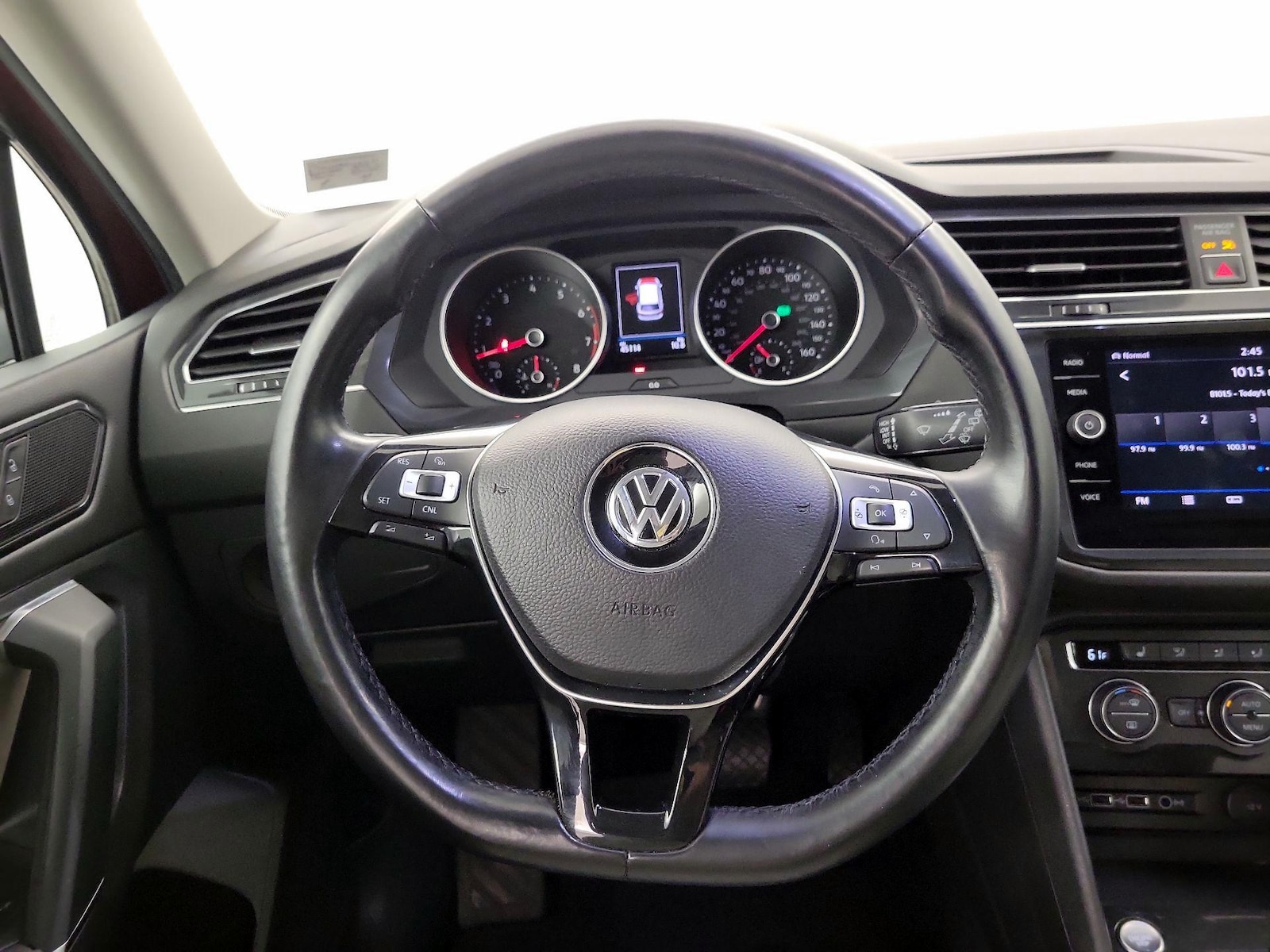 2018 Volkswagen Tiguan SE - Photo 11