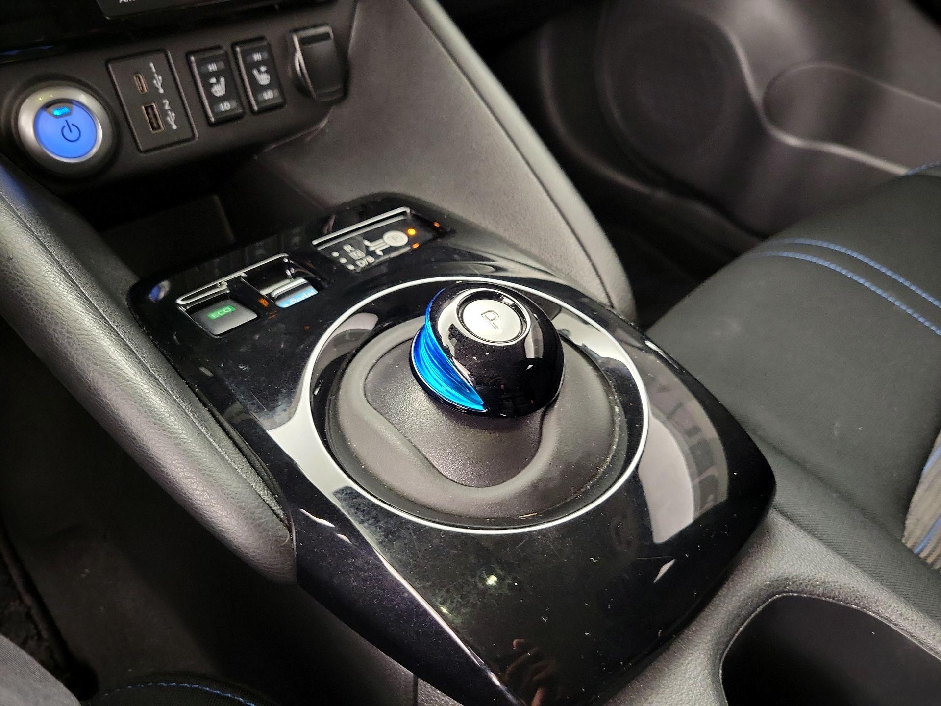 Thumbnail: 2023 Nissan Leaf - 18