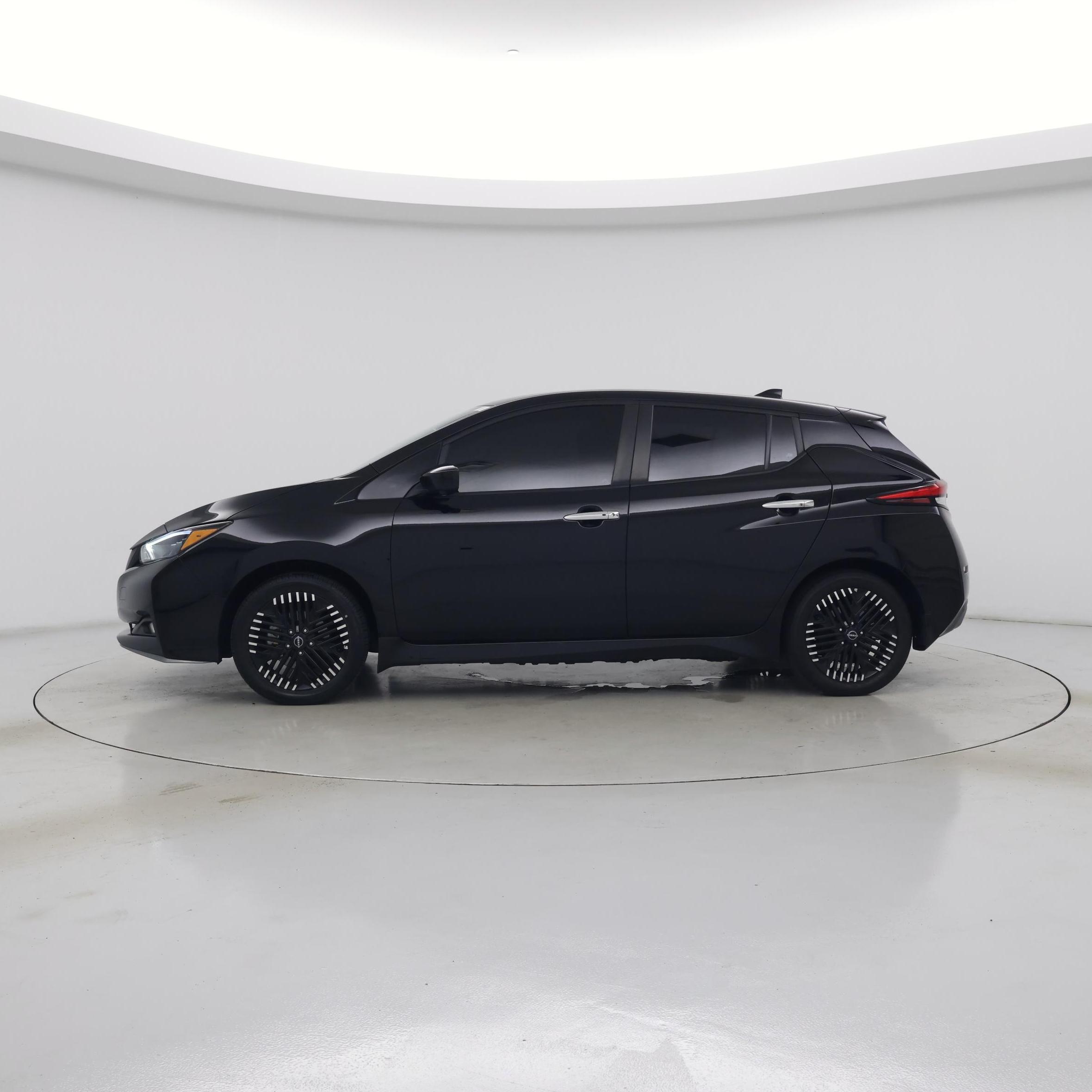 Thumbnail: 2023 Nissan Leaf - 3