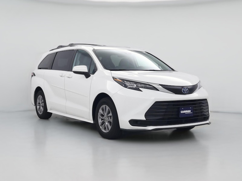 2024 Toyota Sienna LE
