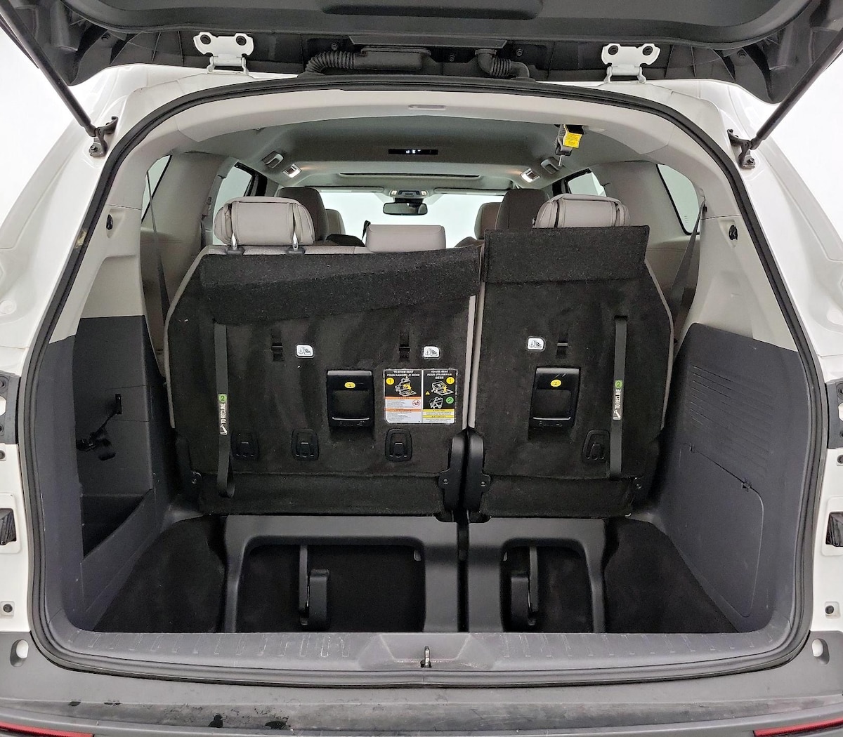 Trunk/Cargo (Seats Up)