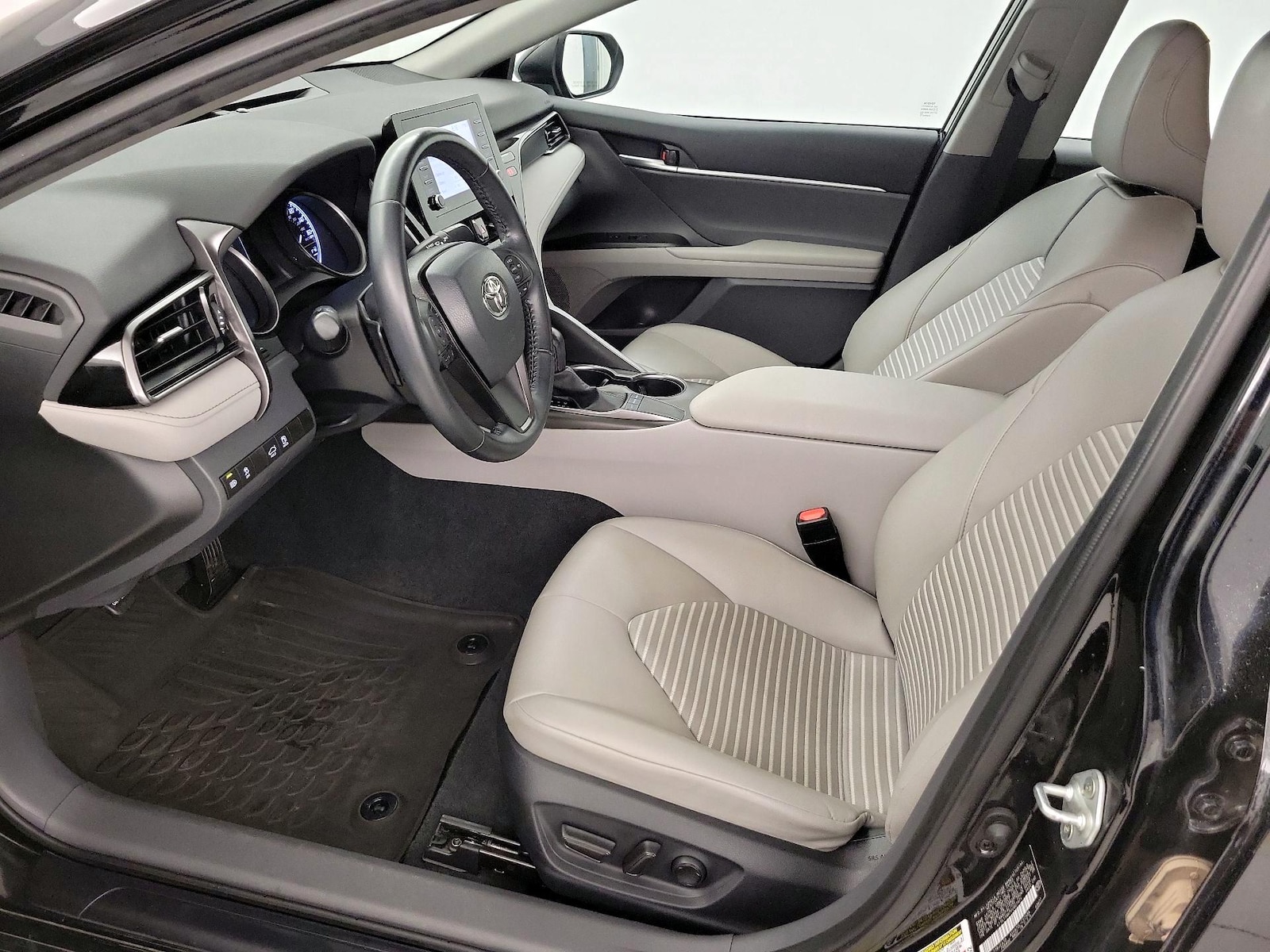 Power Seat(s) & Side Airbags