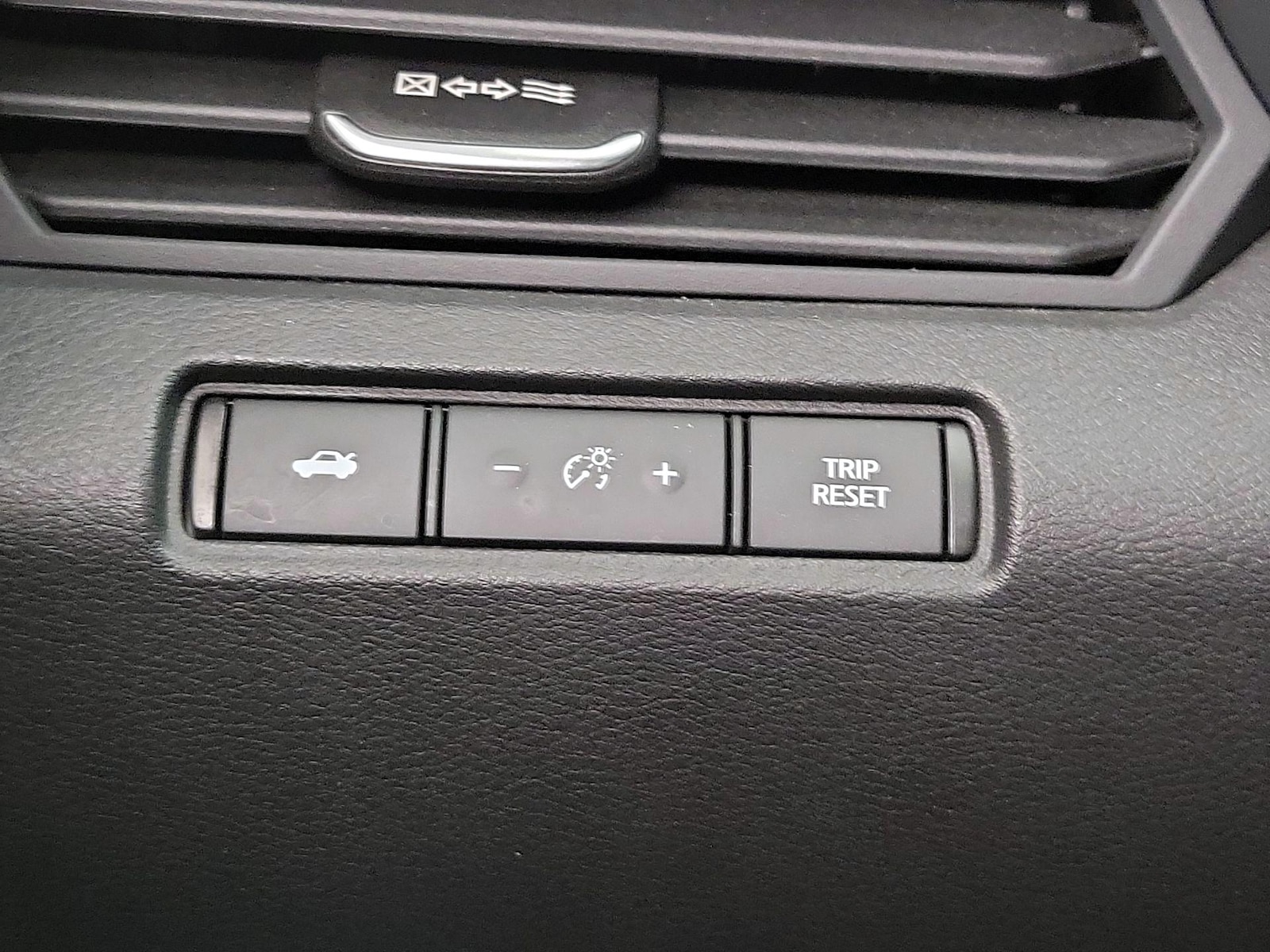 2020 Nissan Altima S - Photo 14
