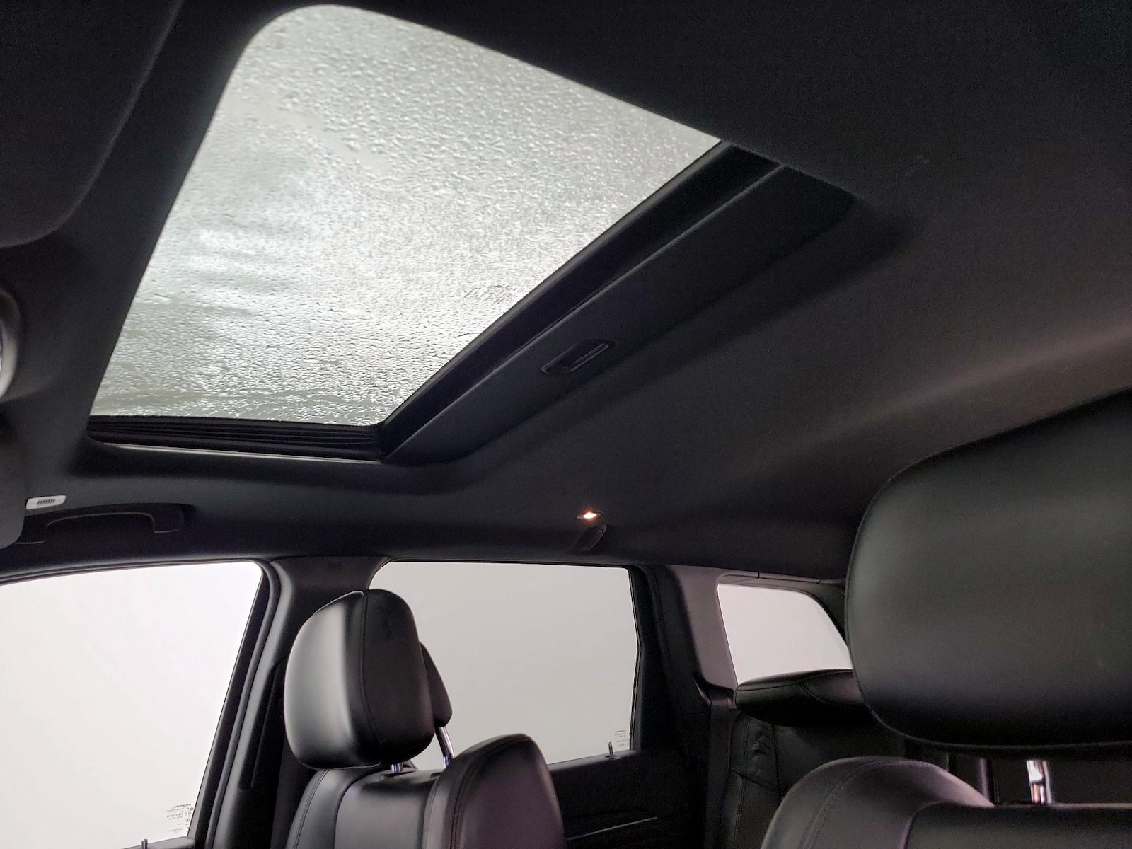 Sunroof(s) & Overhead Airbags