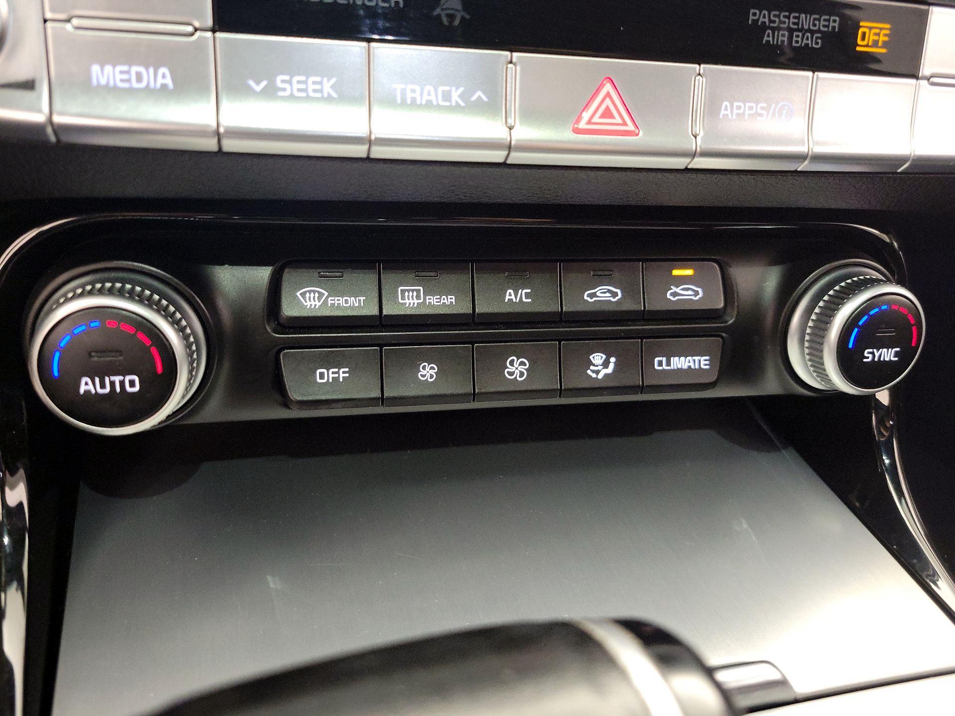 Thumbnail: 2020 Kia Stinger - 16