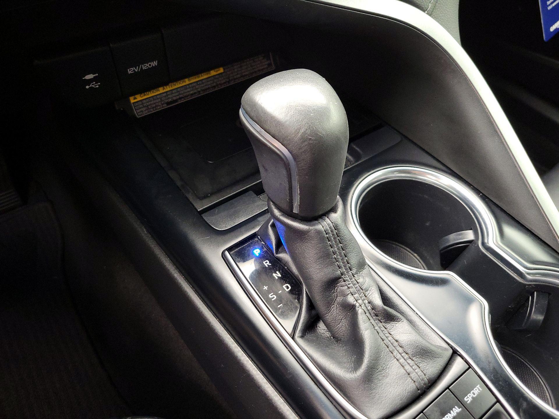 Thumbnail: 2019 Toyota Camry - 17