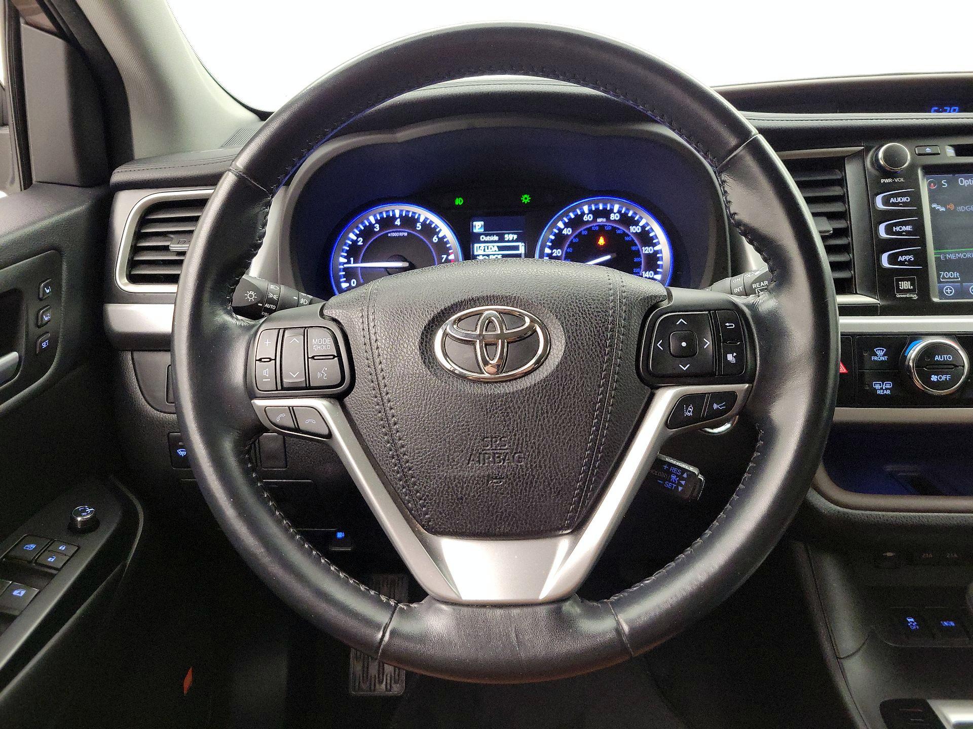 Thumbnail: 2018 Toyota Highlander - 10