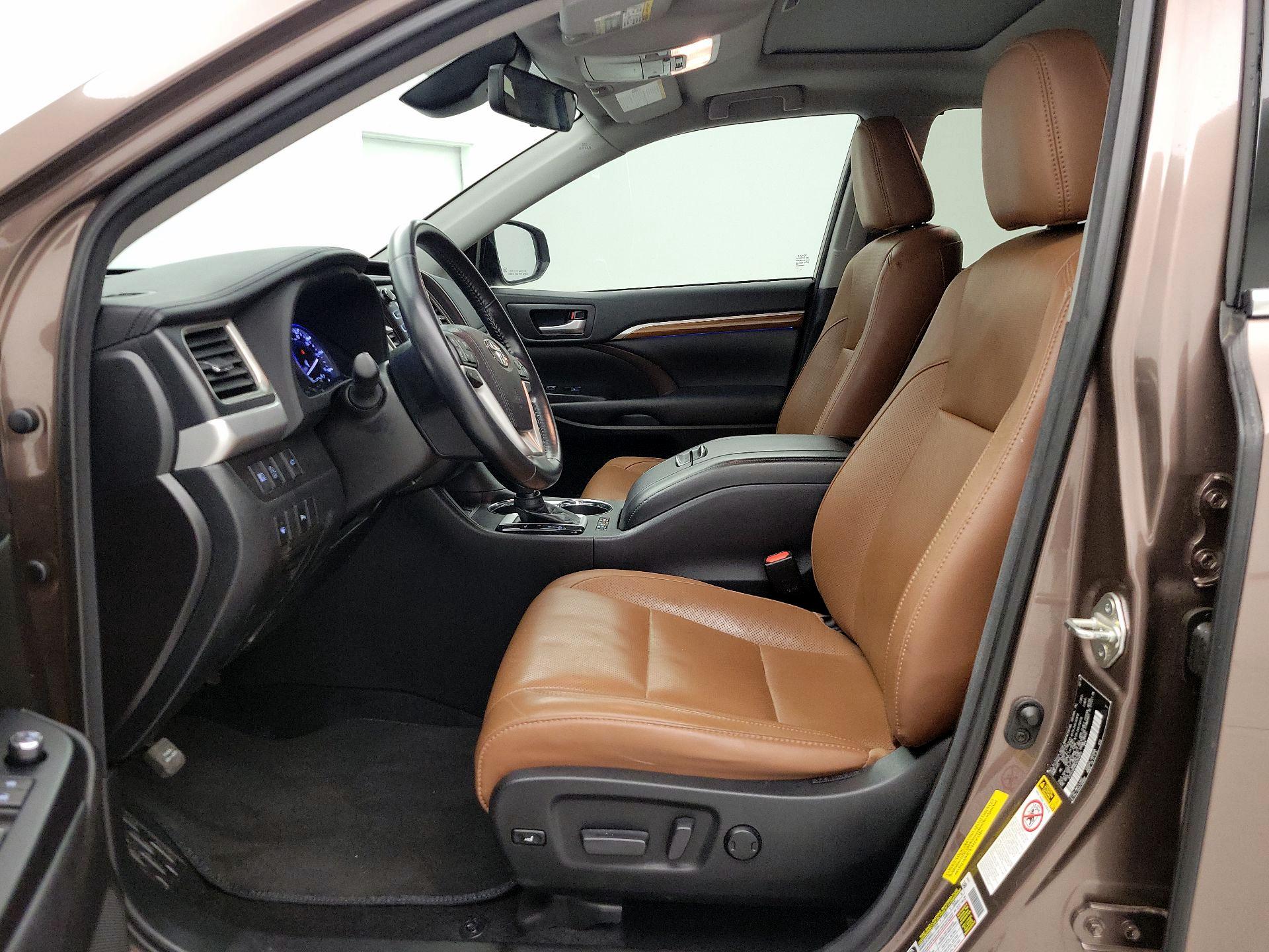 Thumbnail: 2018 Toyota Highlander - 11