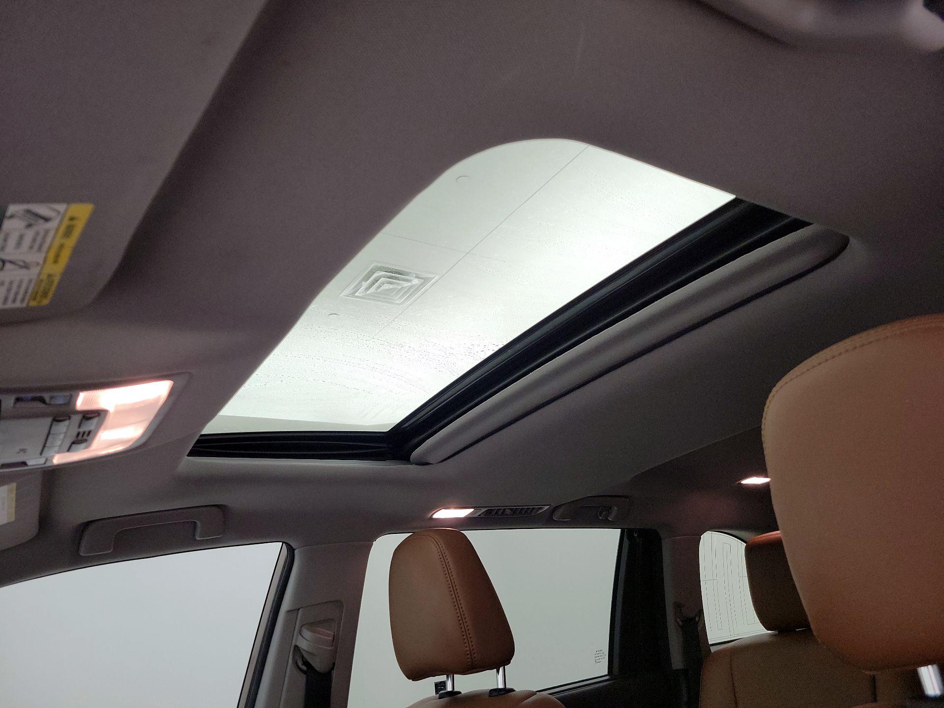 Thumbnail: 2018 Toyota Highlander - 20