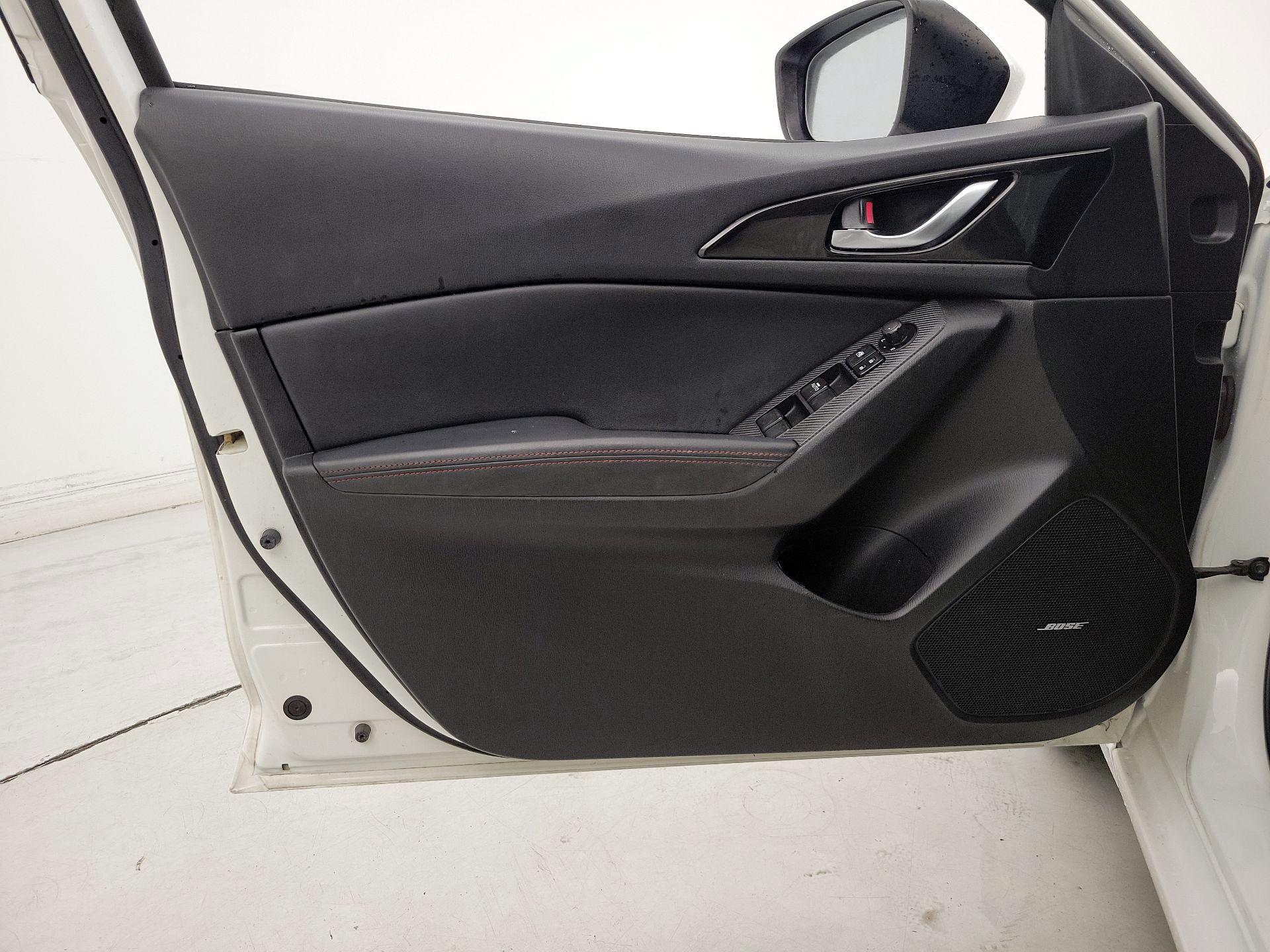 Thumbnail: 2016 Mazda Mazda3 - 12